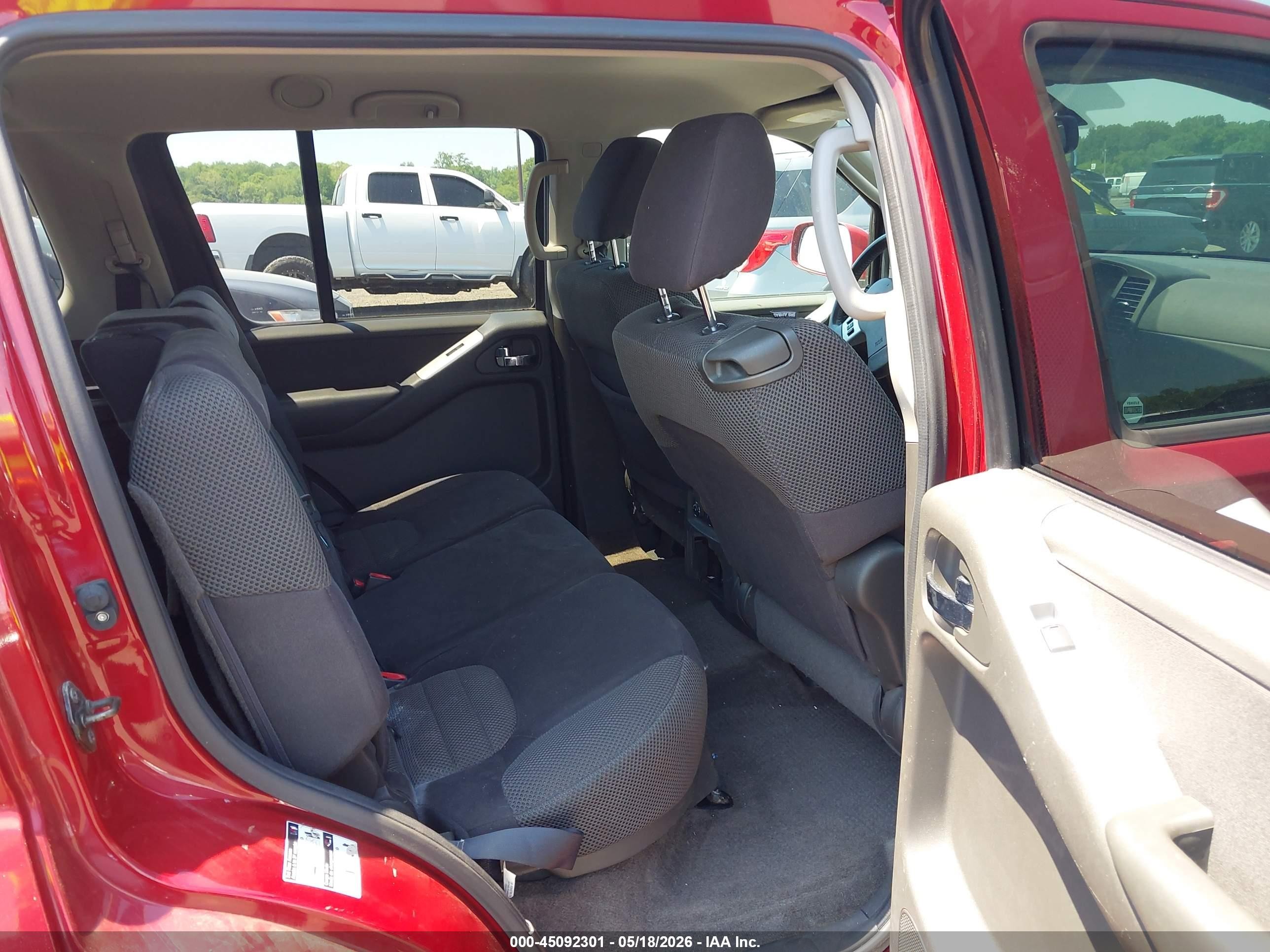 2011 Nissan Pathfinder Sv Red vin: 5N1AR1NB0BC612741
