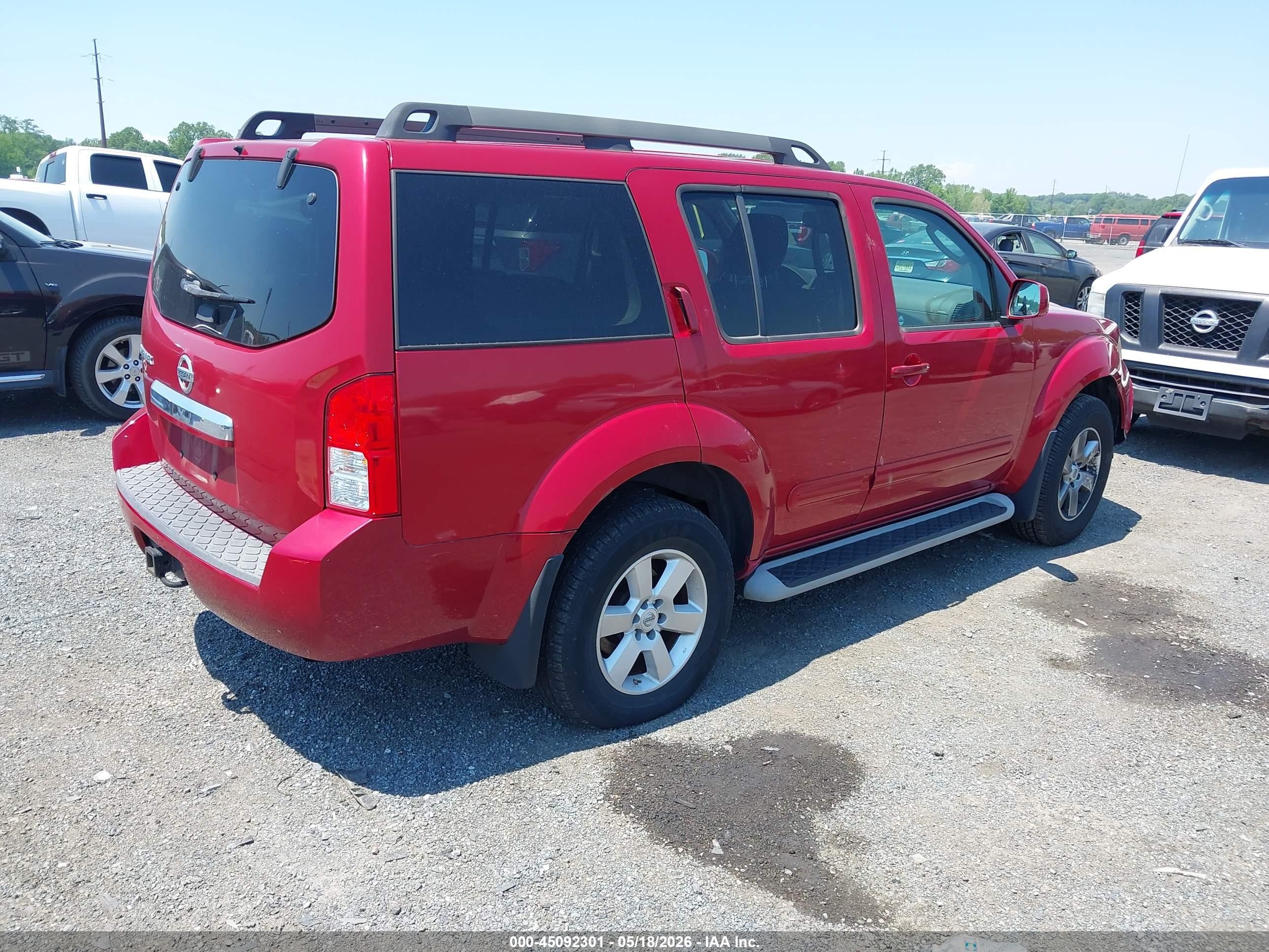 2011 Nissan Pathfinder Sv Red vin: 5N1AR1NB0BC612741