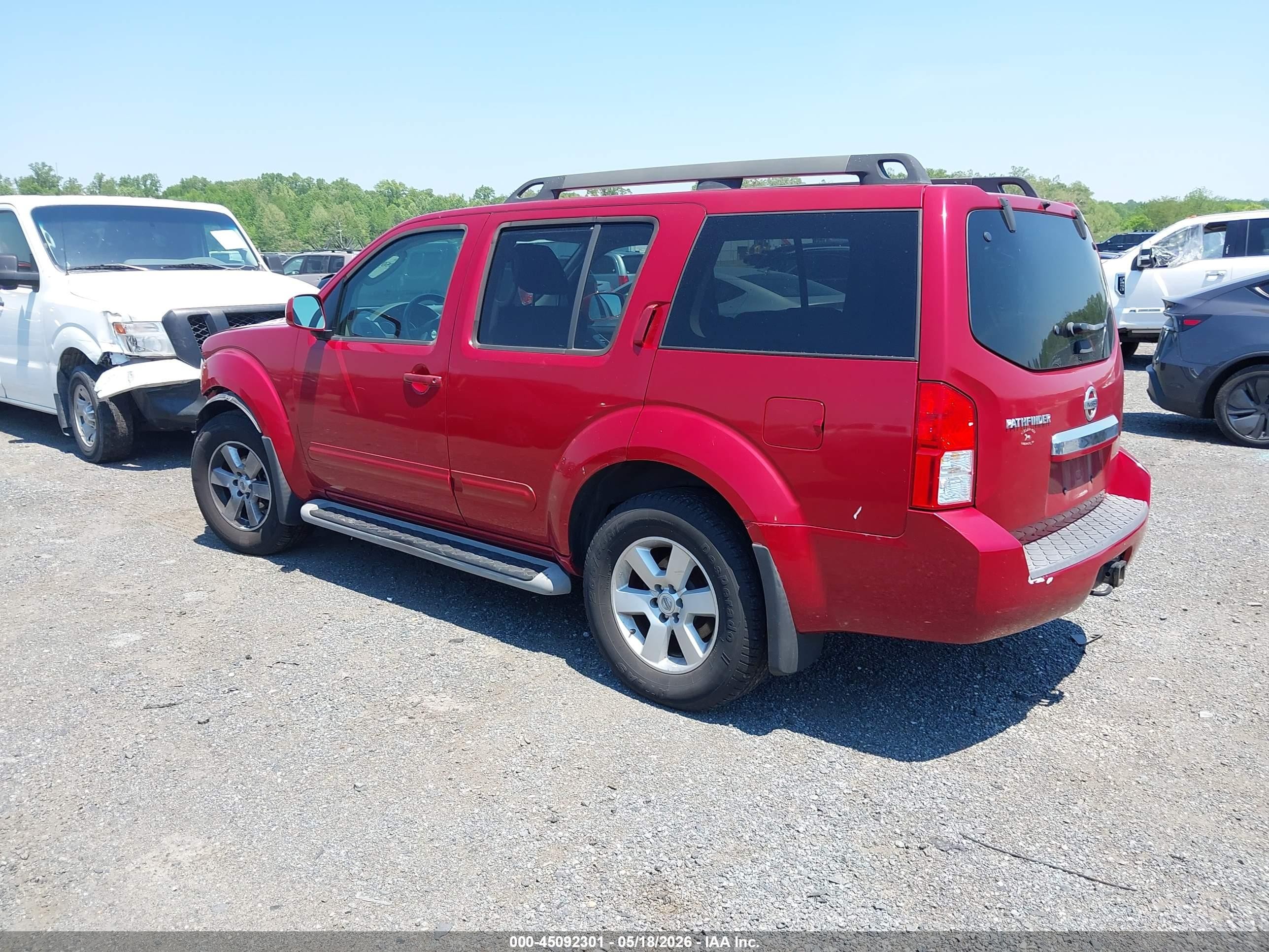 2011 Nissan Pathfinder Sv Red vin: 5N1AR1NB0BC612741