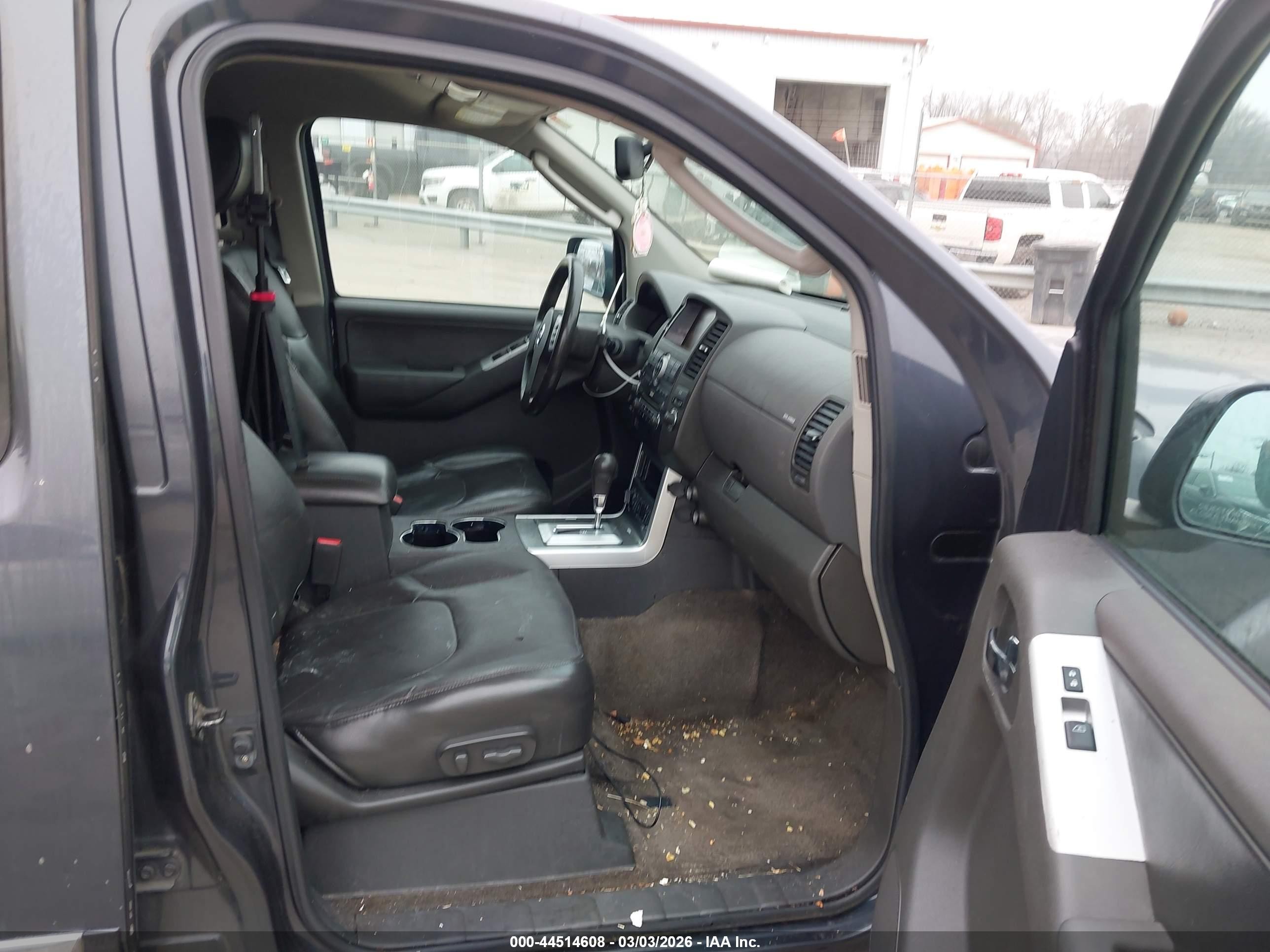 2011 Nissan Pathfinder Silver Gray vin: 5N1AR1NB0BC620676
