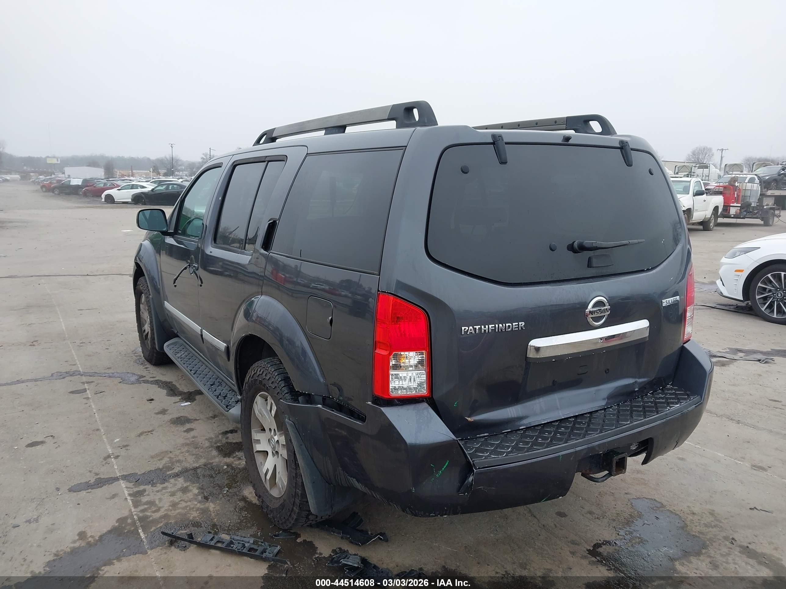 2011 Nissan Pathfinder Silver Gray vin: 5N1AR1NB0BC620676