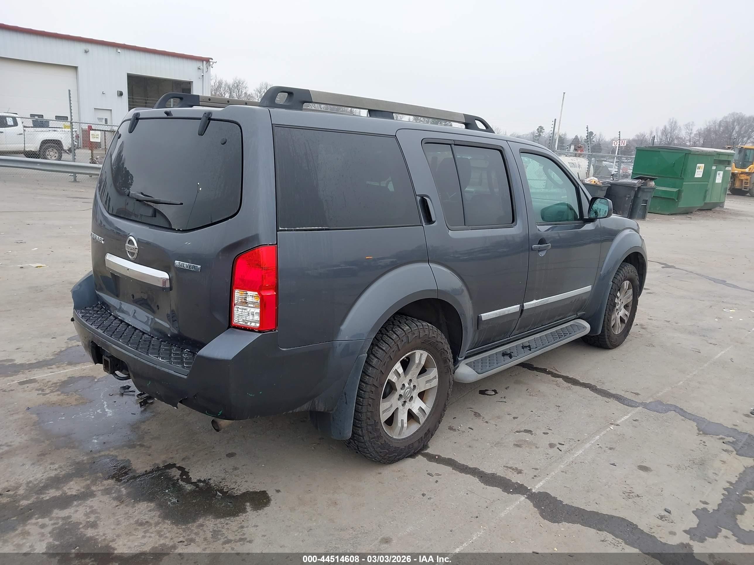 2011 Nissan Pathfinder Silver Gray vin: 5N1AR1NB0BC620676