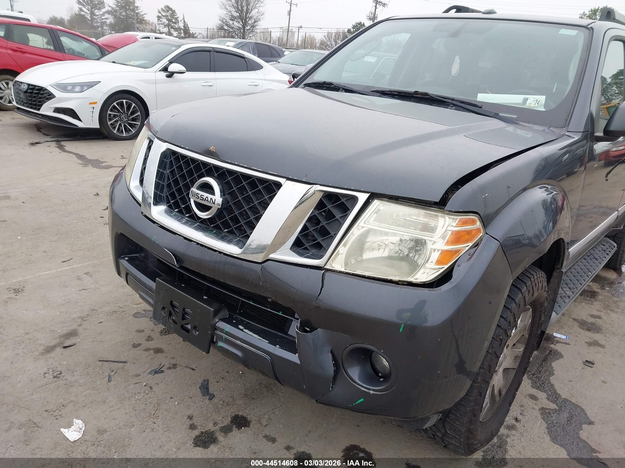 2011 Nissan Pathfinder Silver Gray vin: 5N1AR1NB0BC620676