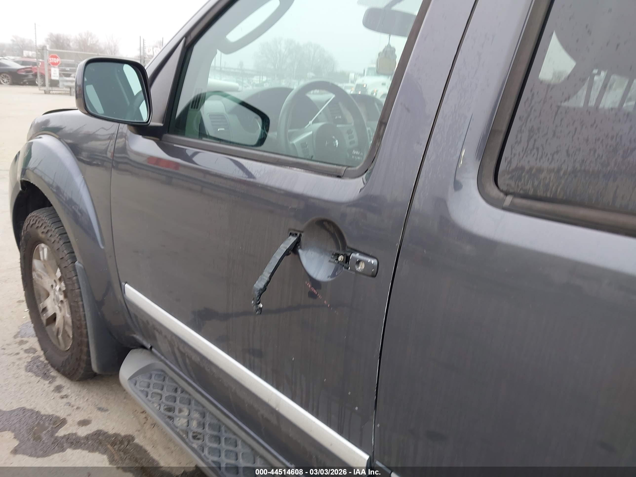 2011 Nissan Pathfinder Silver Gray vin: 5N1AR1NB0BC620676