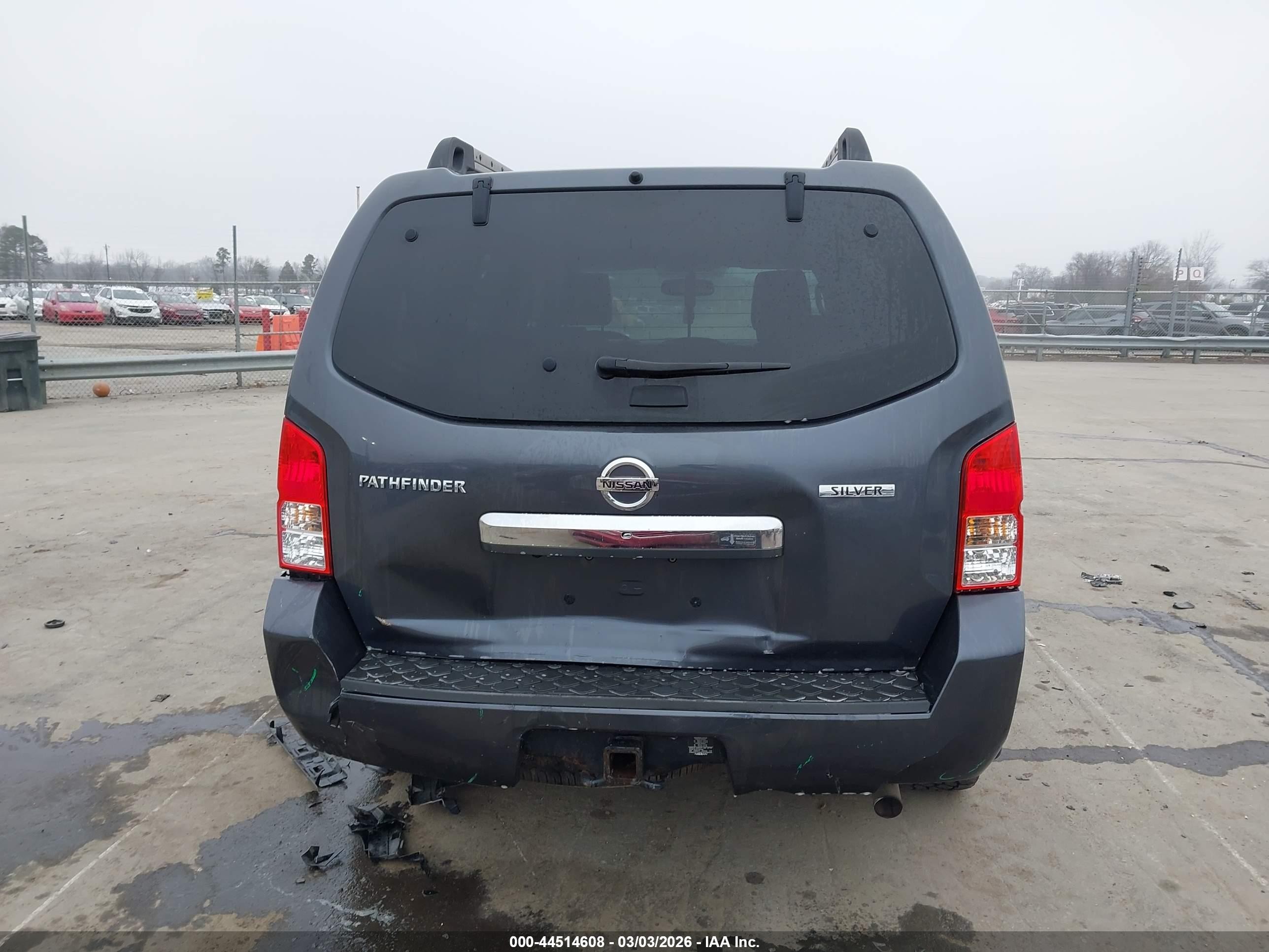 2011 Nissan Pathfinder Silver Gray vin: 5N1AR1NB0BC620676