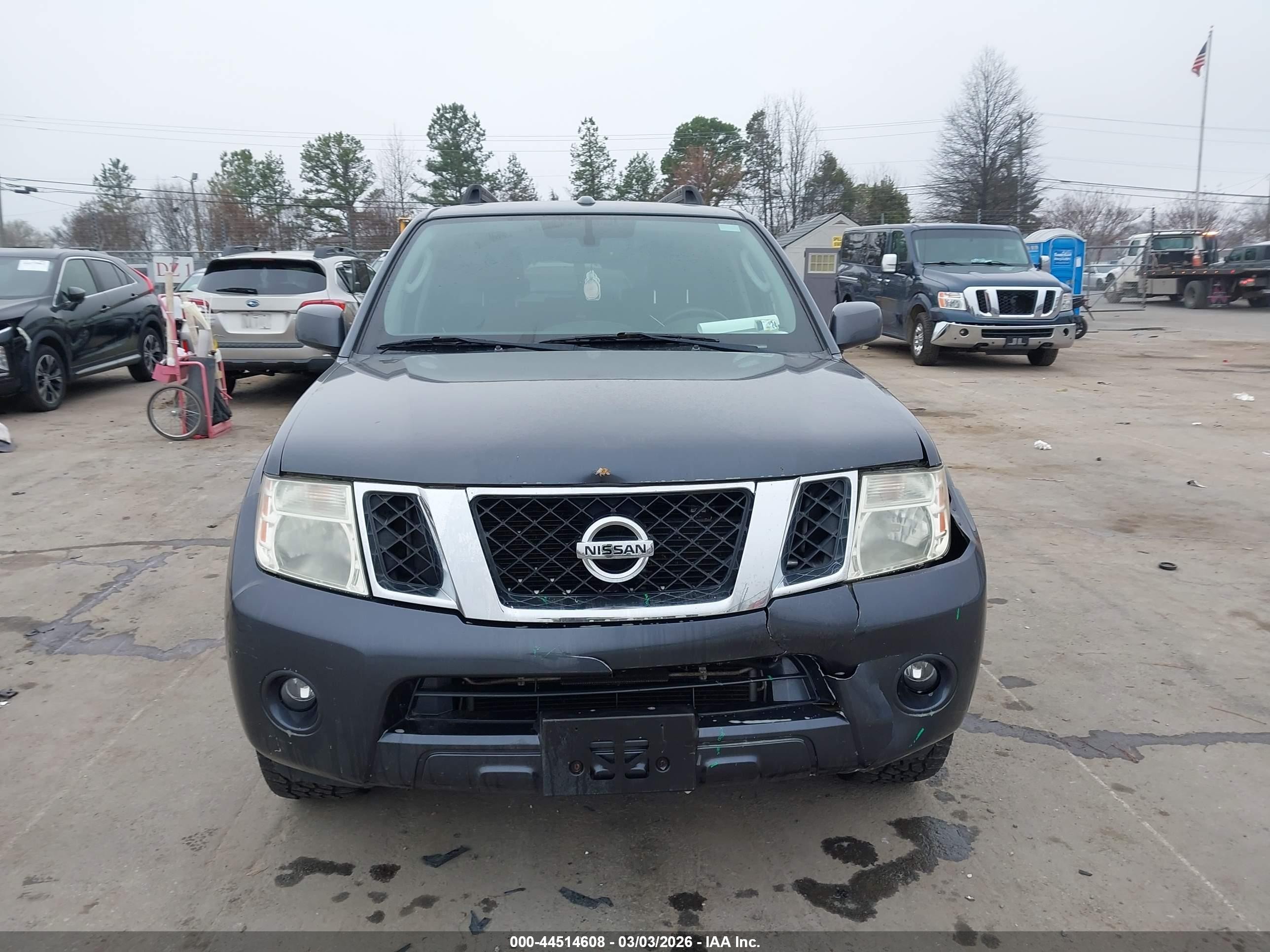 2011 Nissan Pathfinder Silver Gray vin: 5N1AR1NB0BC620676