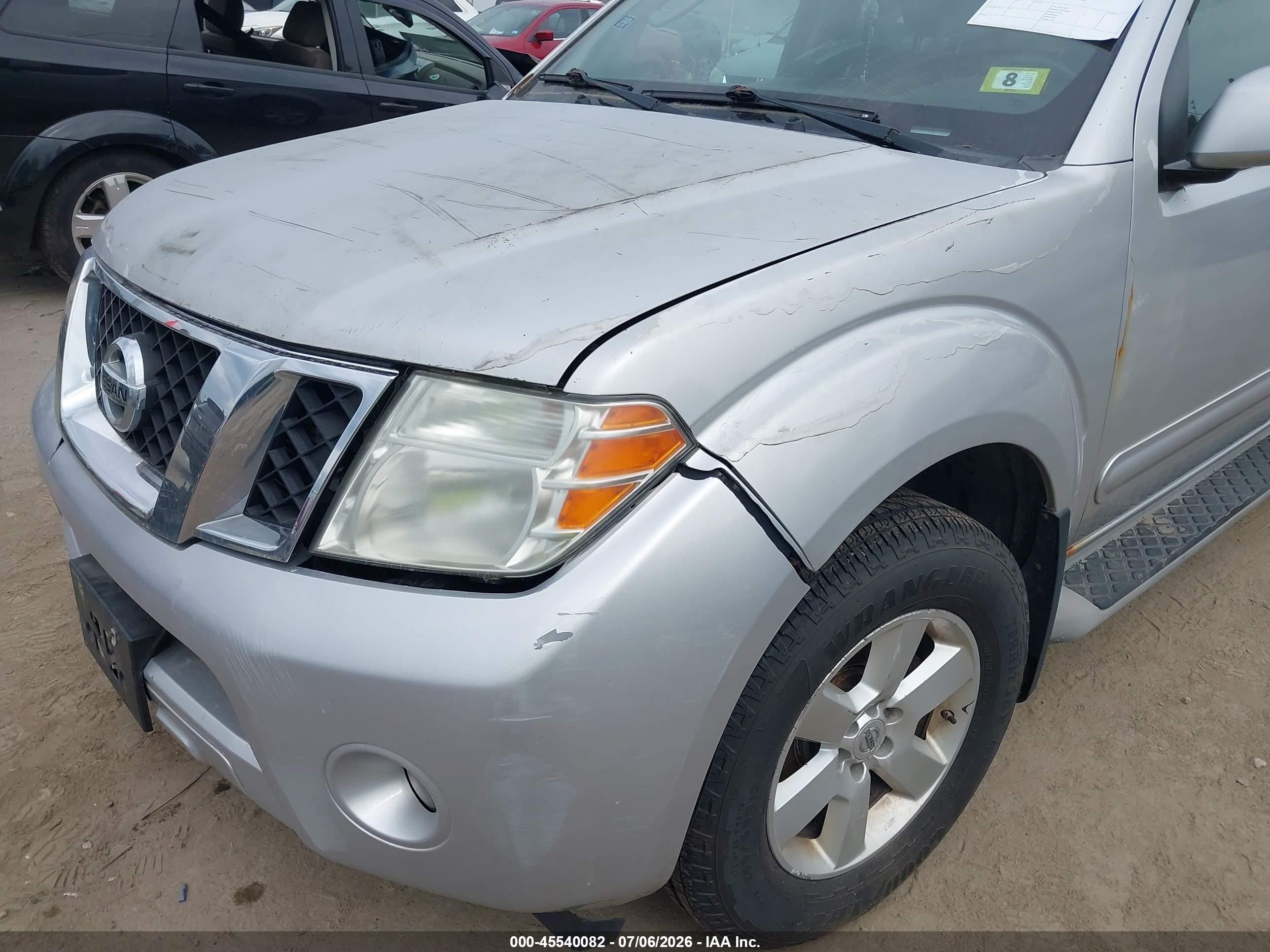2011 Nissan Pathfinder Sv Silver vin: 5N1AR1NB0BC624551
