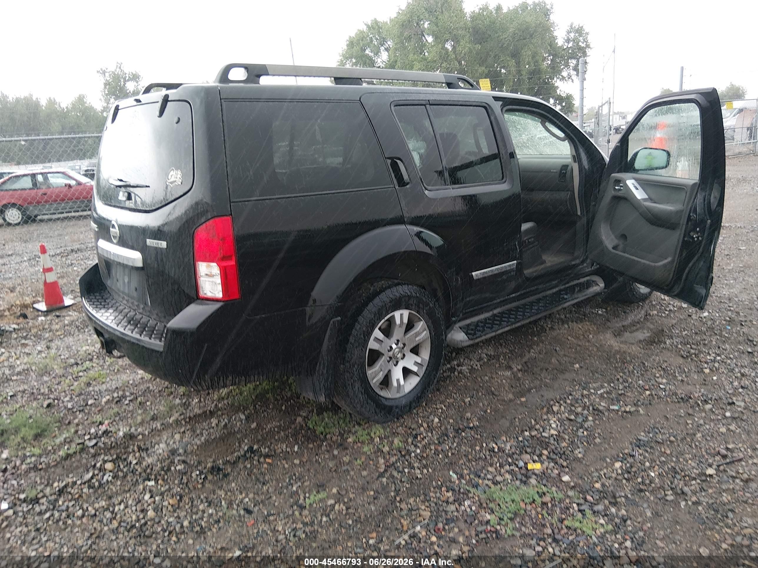 2011 Nissan Pathfinder Silver Black vin: 5N1AR1NB0BC632469