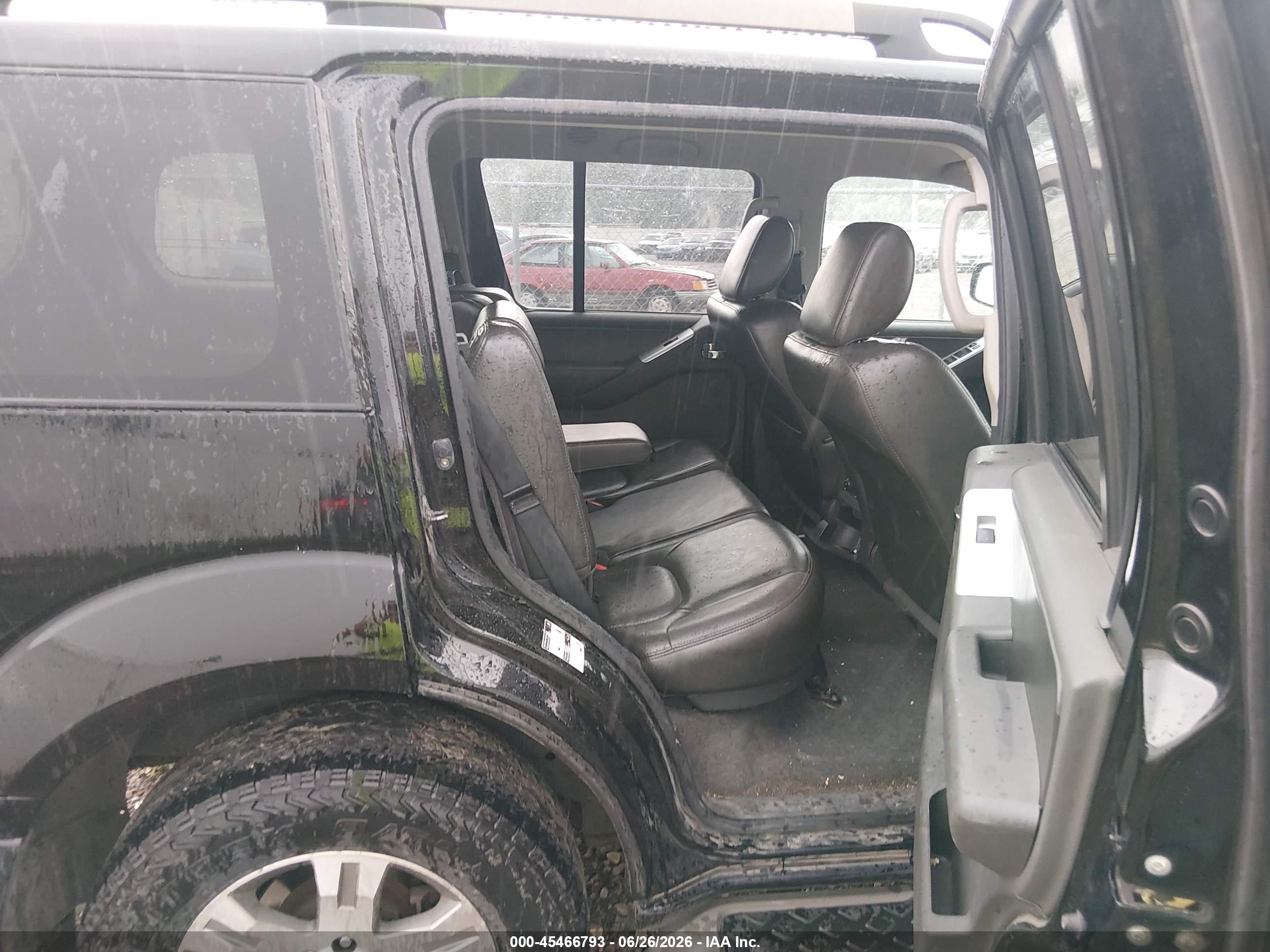 2011 Nissan Pathfinder Silver Black vin: 5N1AR1NB0BC632469