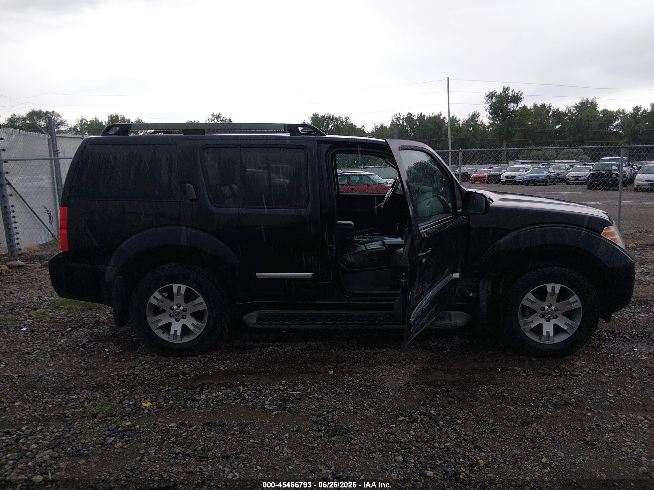 2011 Nissan Pathfinder Silver Black vin: 5N1AR1NB0BC632469