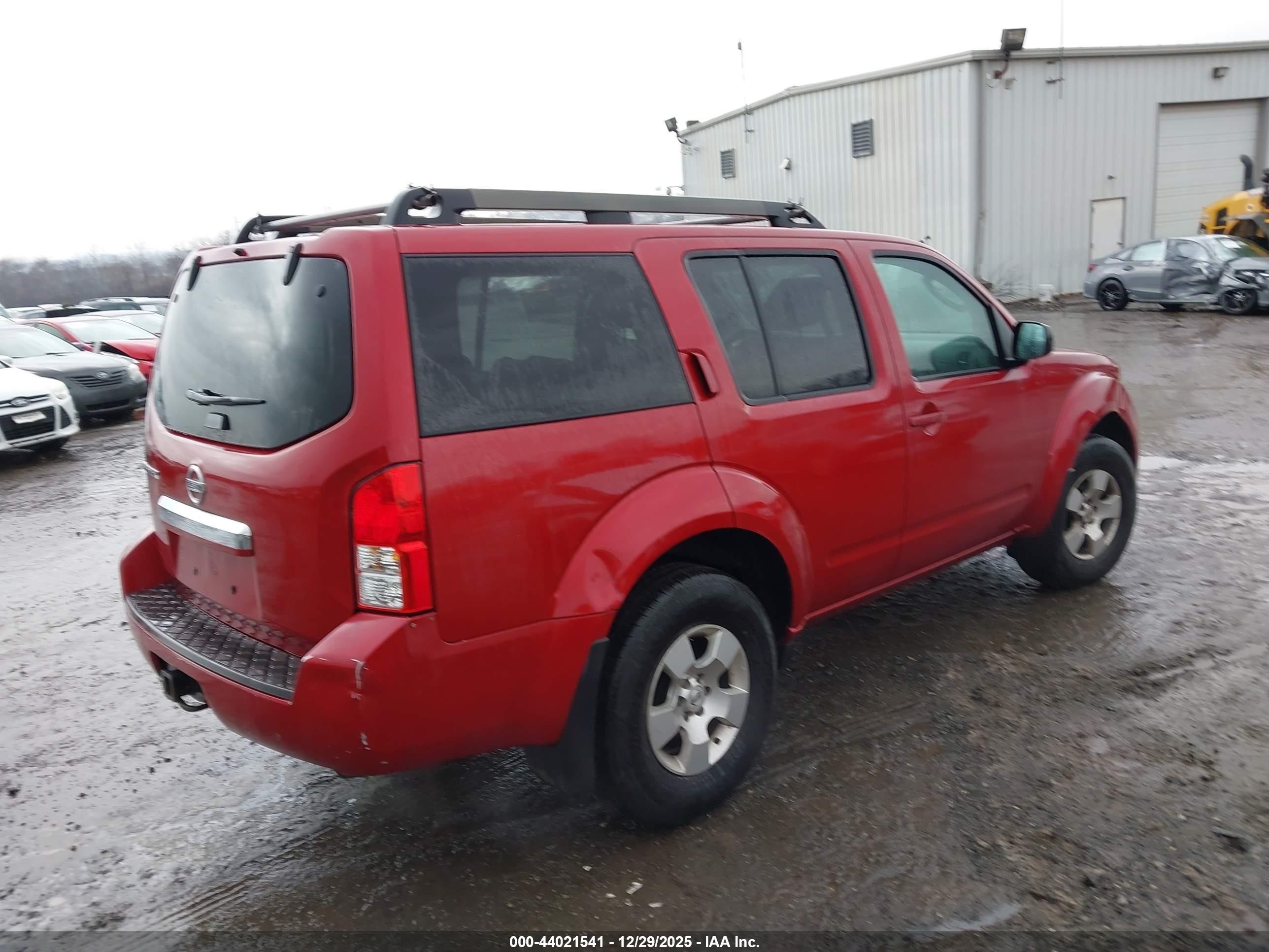 2012 Nissan Pathfinder S Red vin: 5N1AR1NB0CC617357