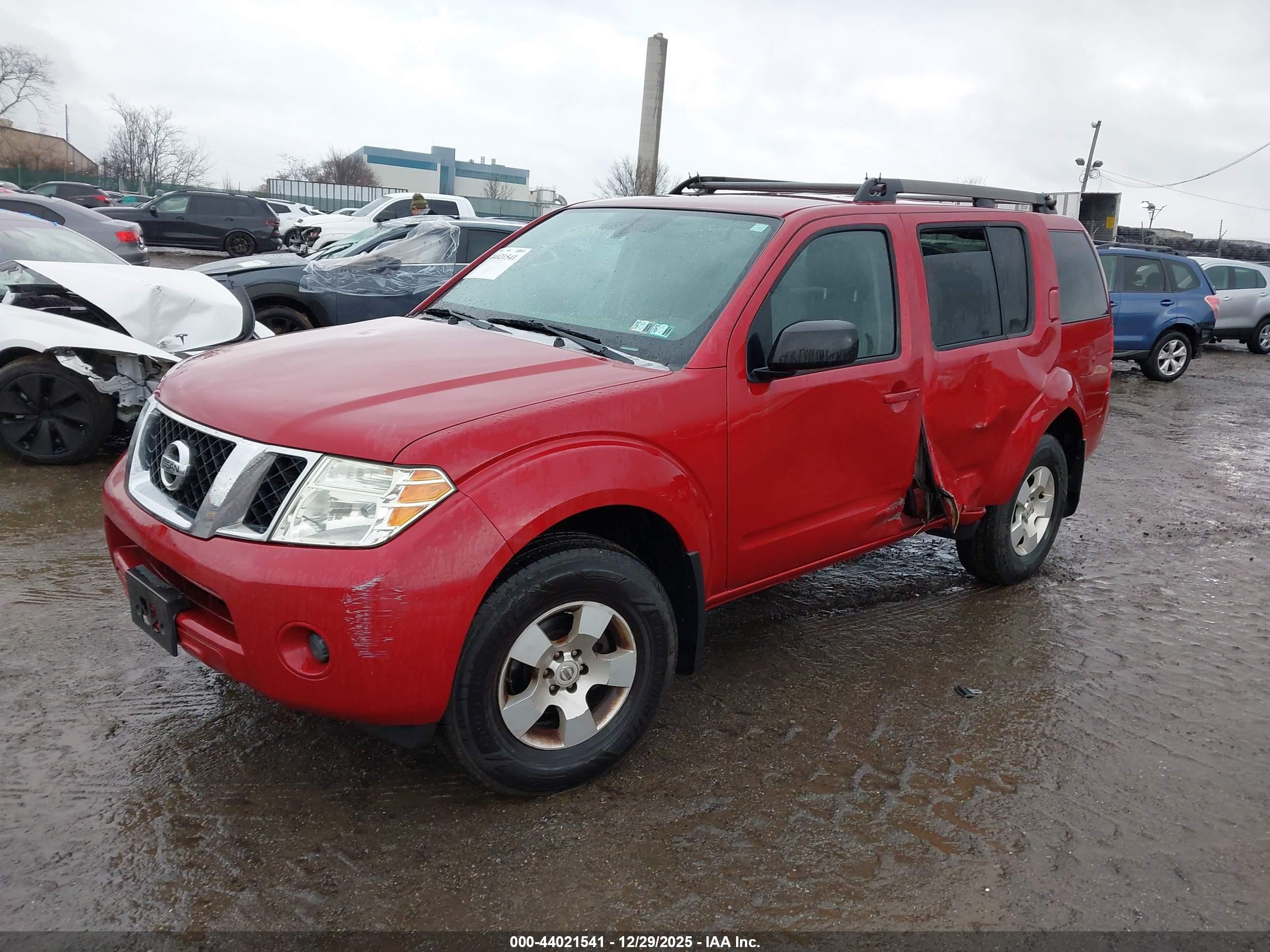 2012 Nissan Pathfinder S Red vin: 5N1AR1NB0CC617357
