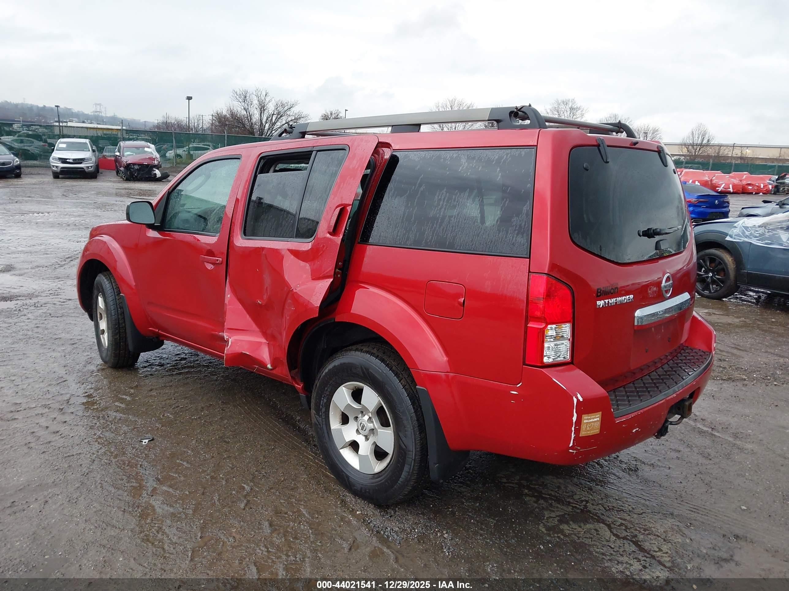 2012 Nissan Pathfinder S Red vin: 5N1AR1NB0CC617357