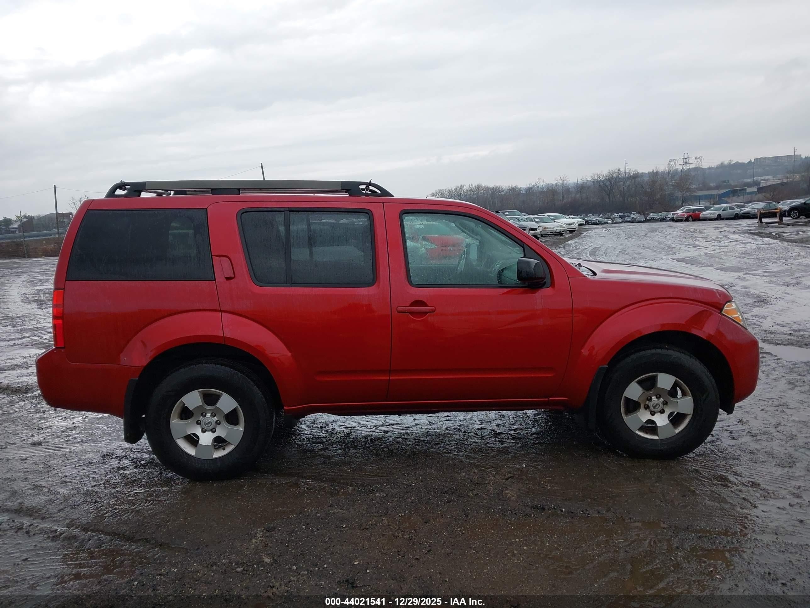 2012 Nissan Pathfinder S Red vin: 5N1AR1NB0CC617357
