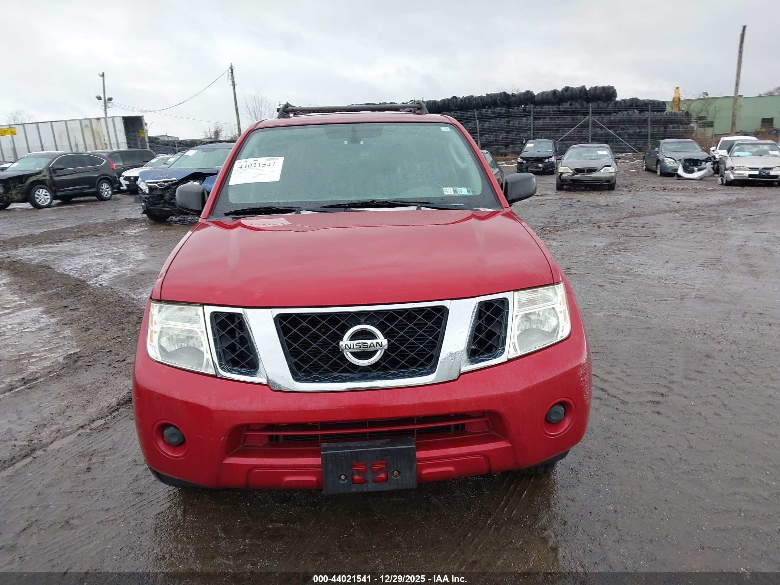2012 Nissan Pathfinder S Red vin: 5N1AR1NB0CC617357