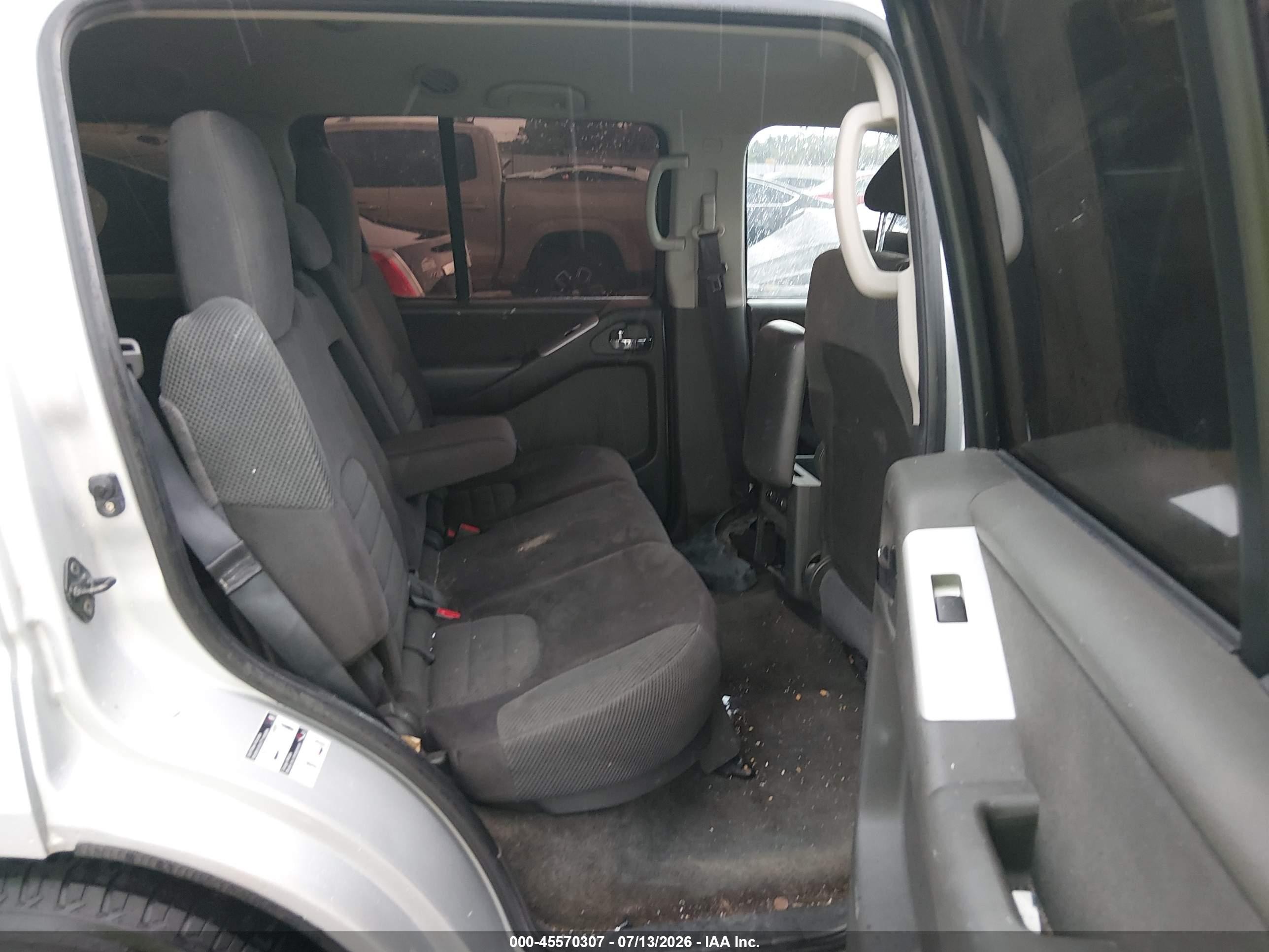2012 Nissan Pathfinder Sv Silver vin: 5N1AR1NB0CC619190