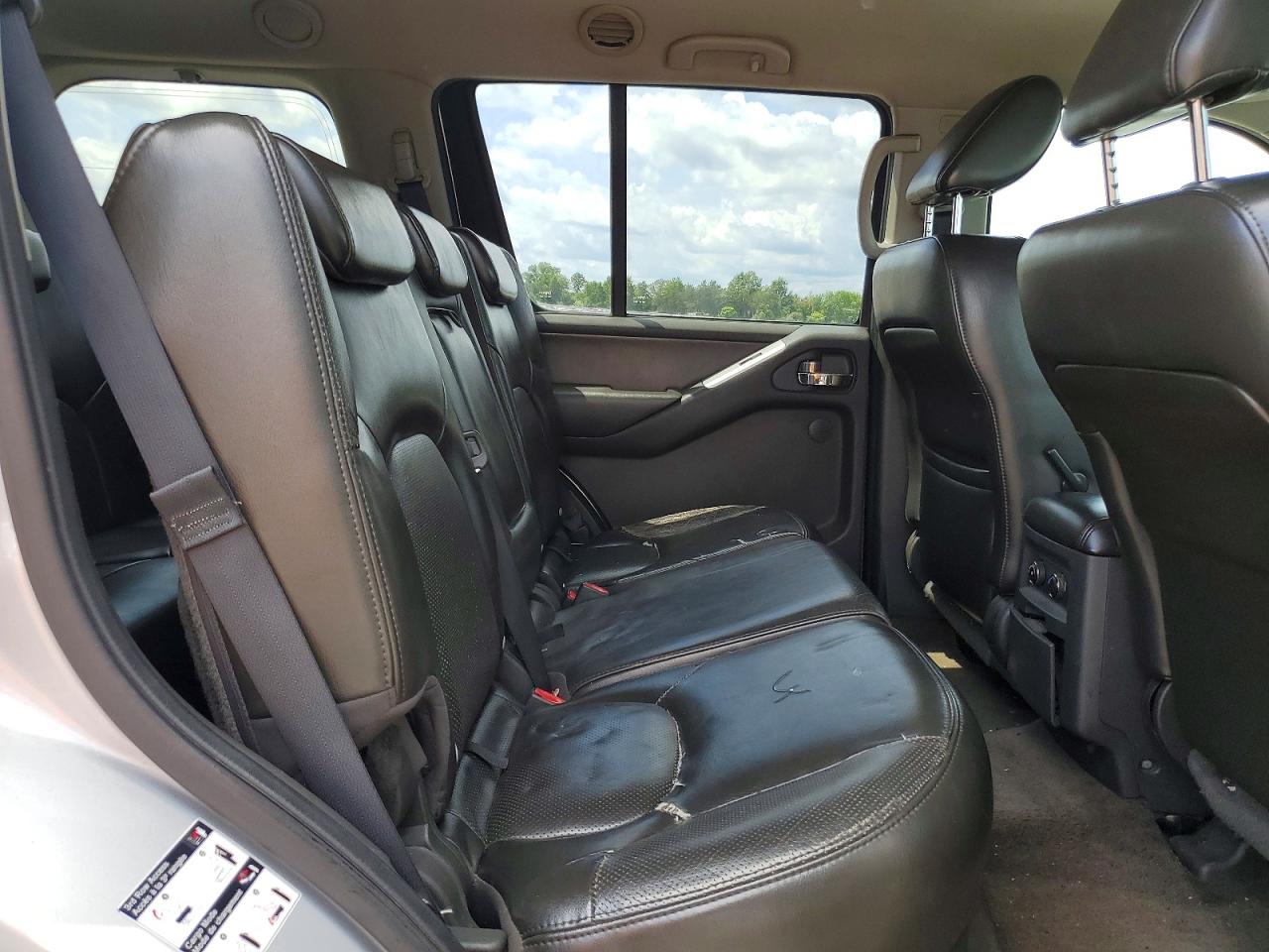 2011 Nissan Pathfinder S Silver vin: 5N1AR1NB1BC609797