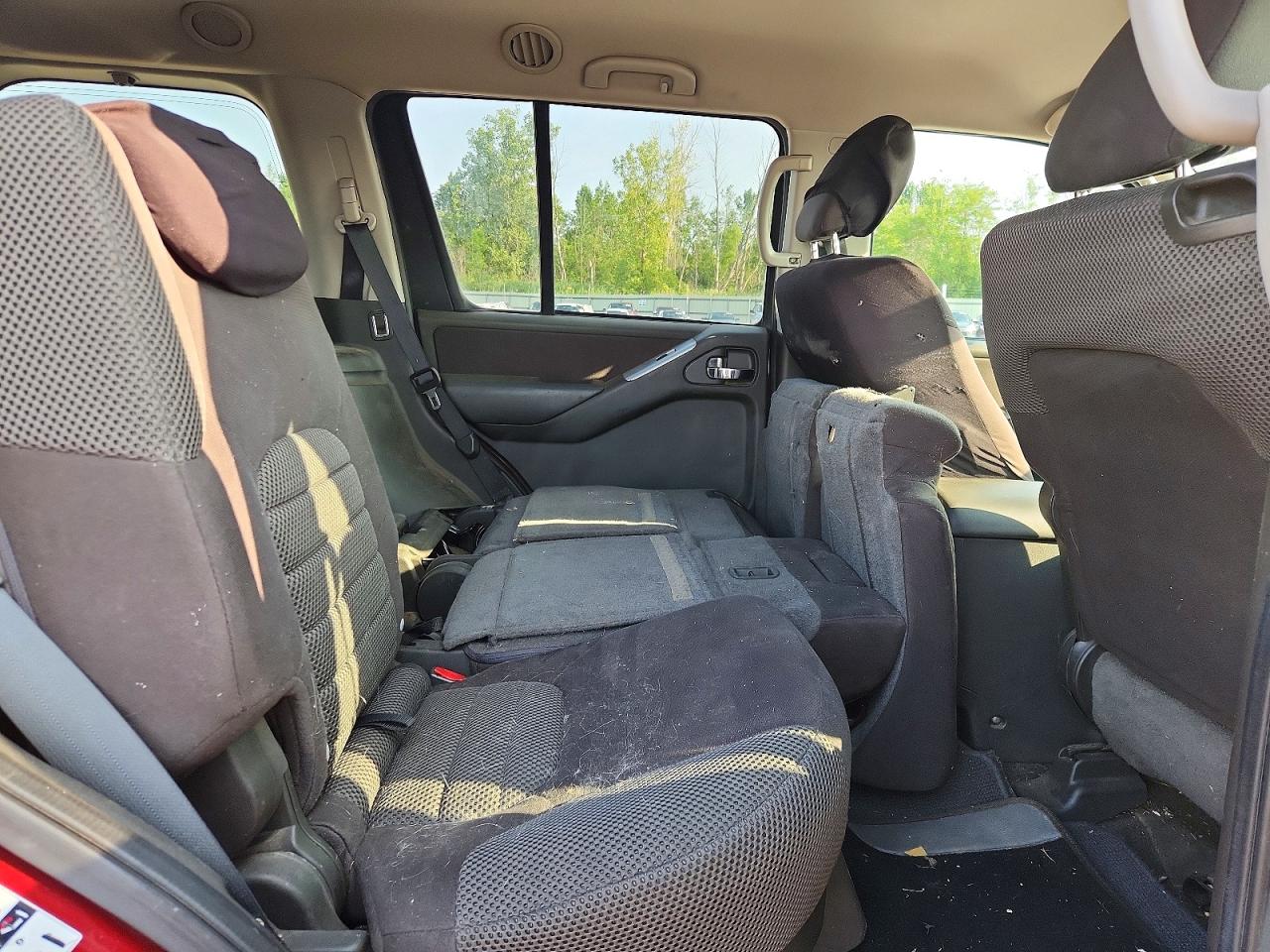 2011 Nissan Pathfinder S Red vin: 5N1AR1NB1BC619018