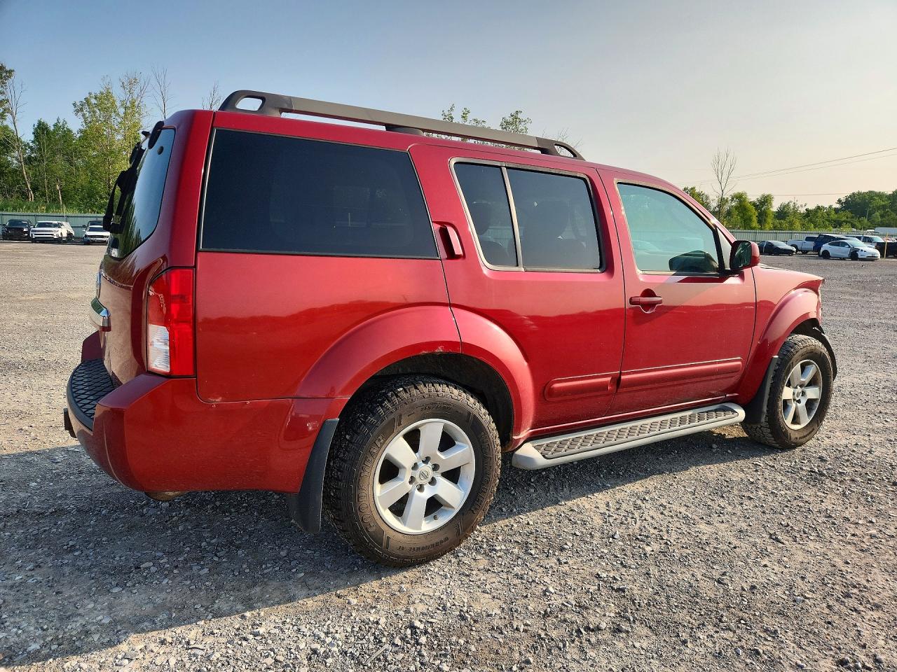 2011 Nissan Pathfinder S Red vin: 5N1AR1NB1BC619018