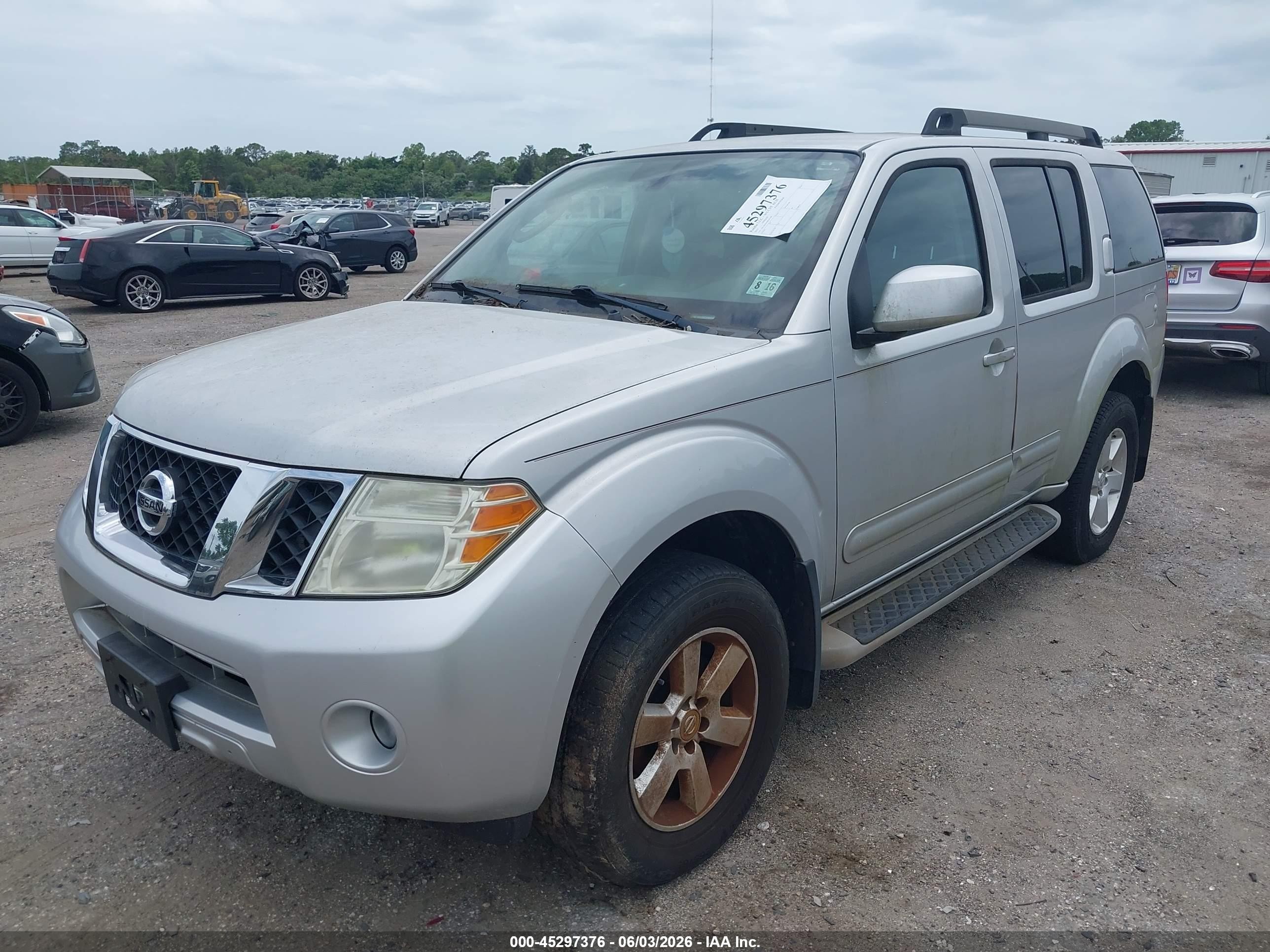 2011 Nissan Pathfinder Sv Silver vin: 5N1AR1NB1BC632285