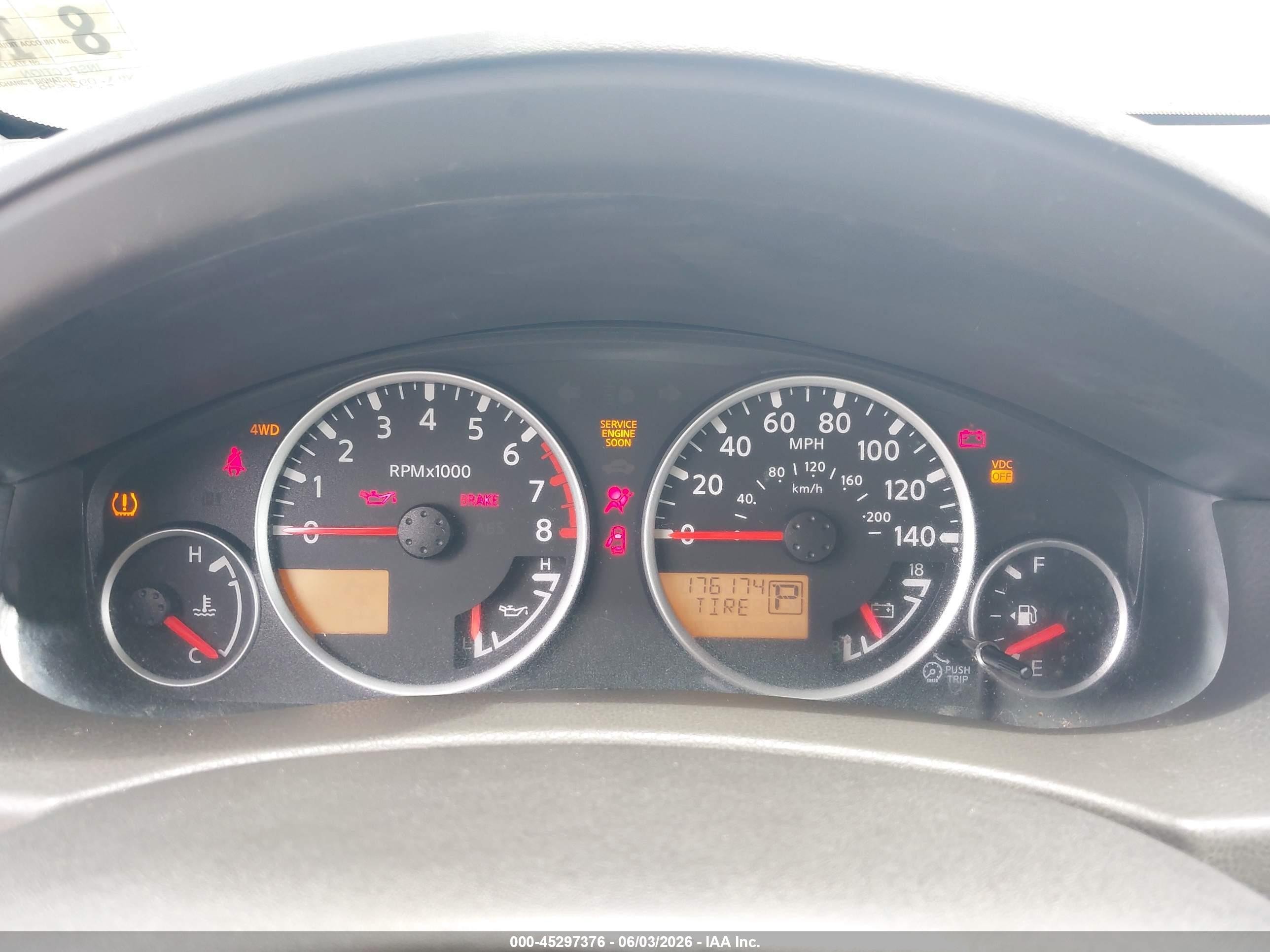 2011 Nissan Pathfinder Sv Silver vin: 5N1AR1NB1BC632285