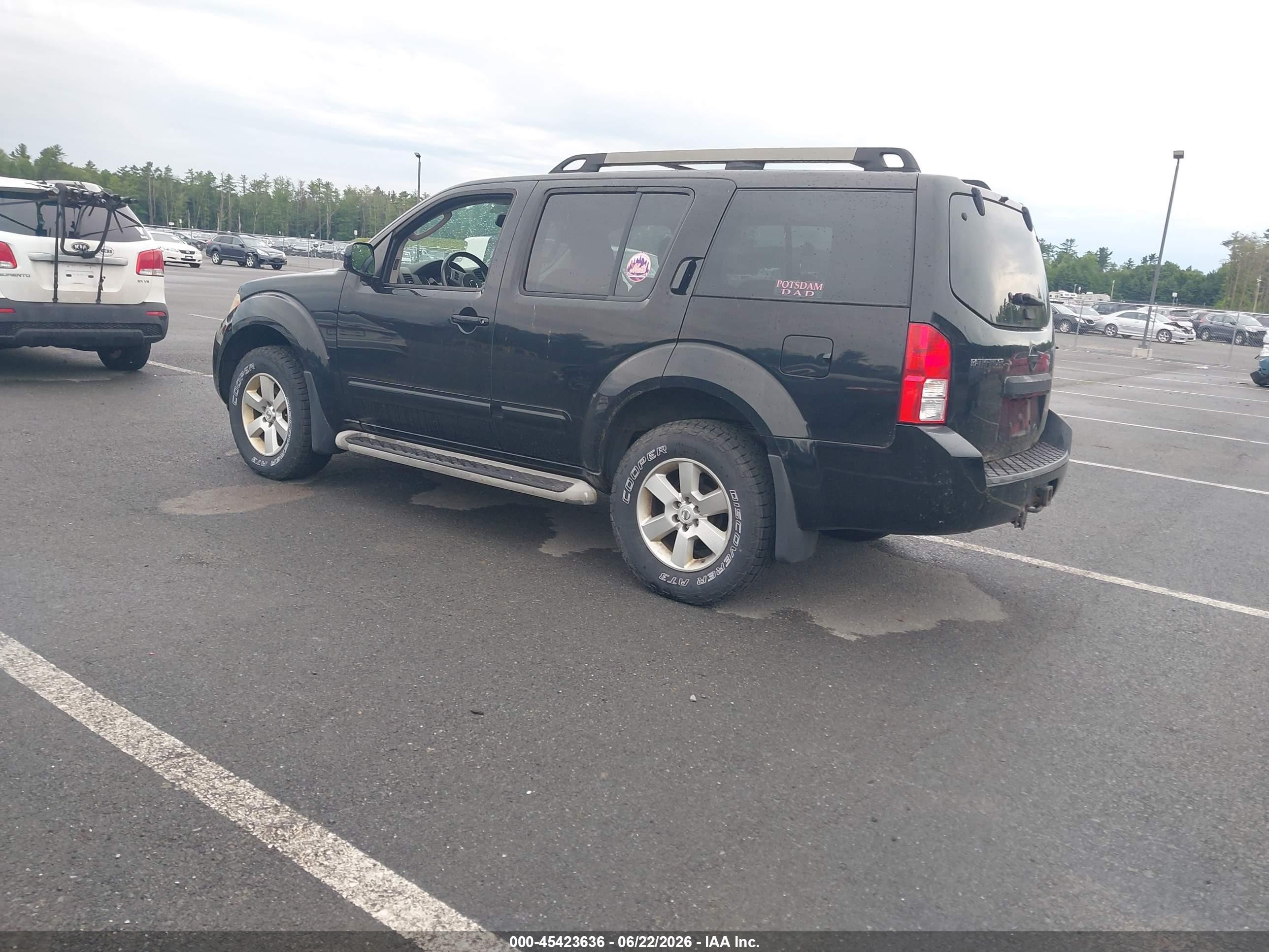 2011 Nissan Pathfinder Sv Black vin: 5N1AR1NB1BC633307