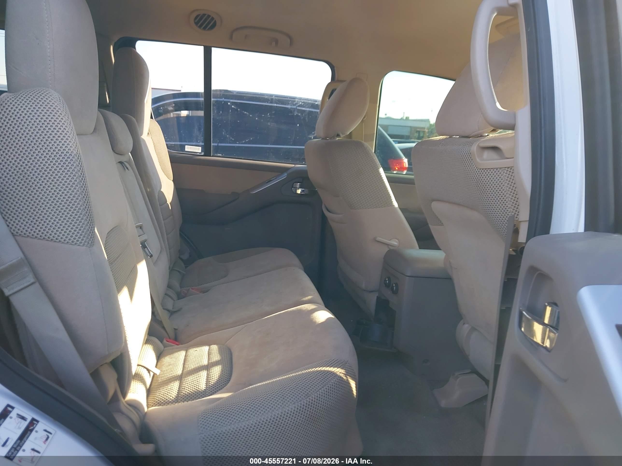 2012 Nissan Pathfinder Sv White vin: 5N1AR1NB1CC611759