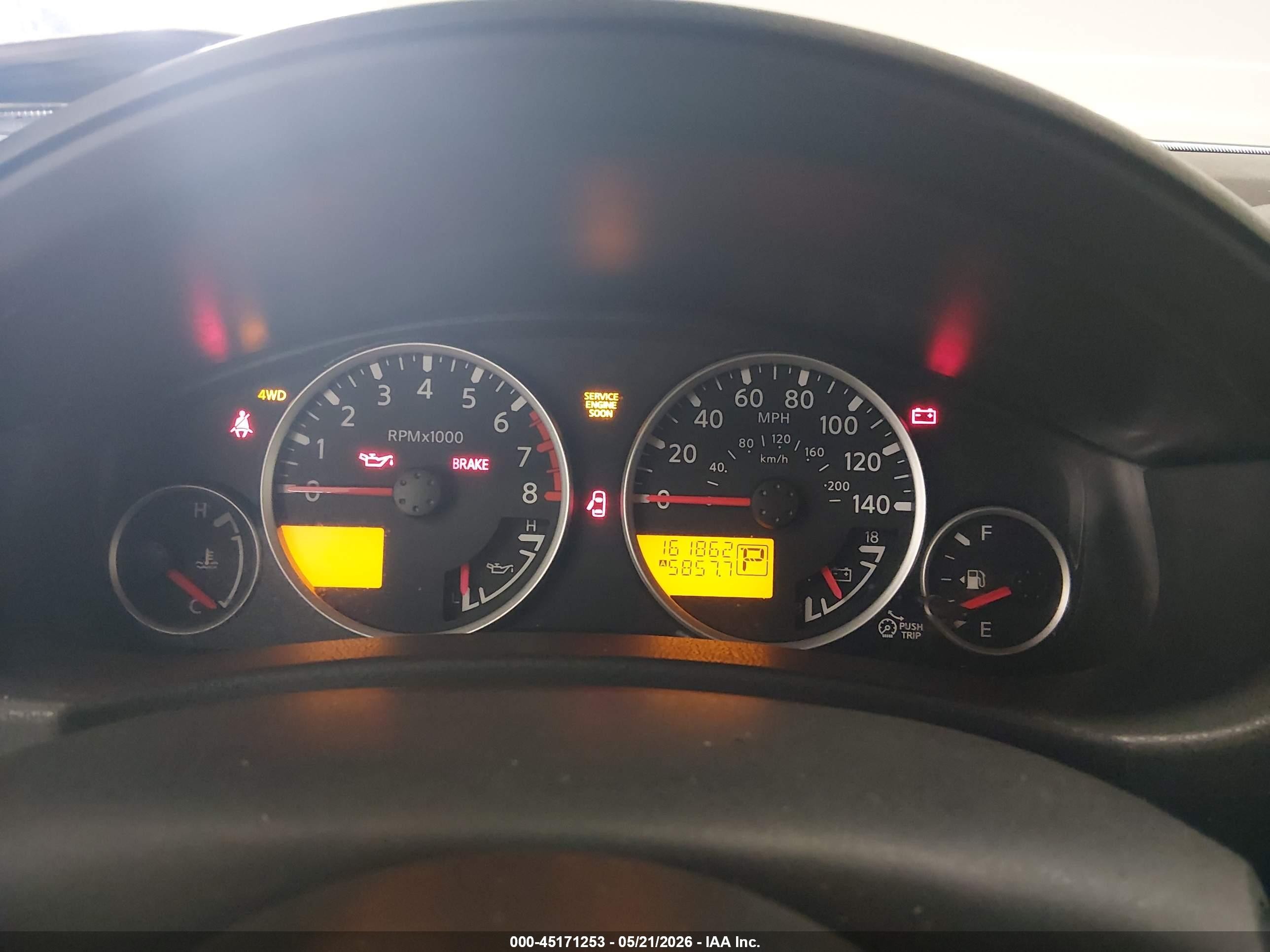 2011 Nissan Pathfinder Sv Silver vin: 5N1AR1NB2BC601045
