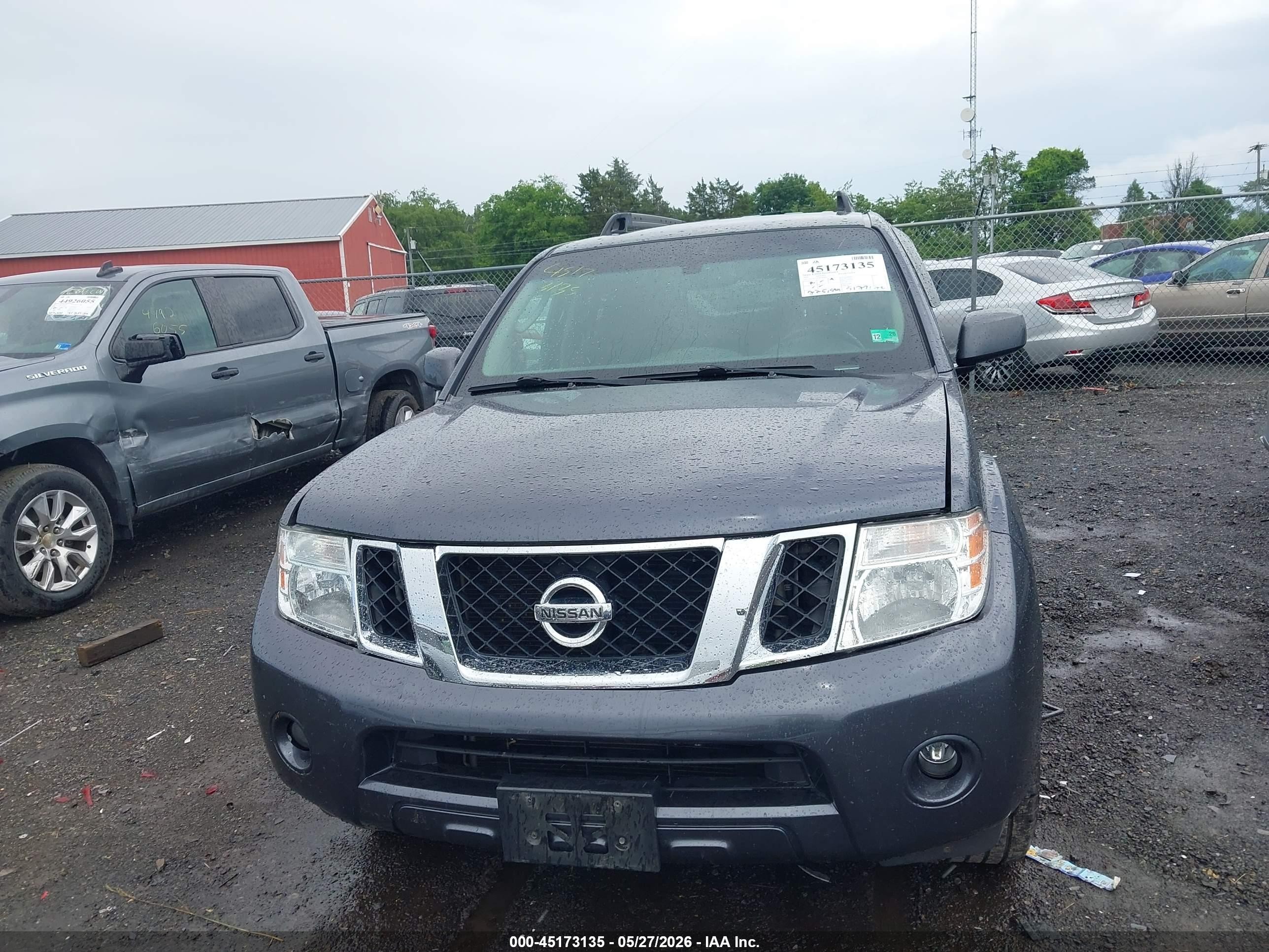 2011 Nissan Pathfinder Sv Gray vin: 5N1AR1NB2BC608061