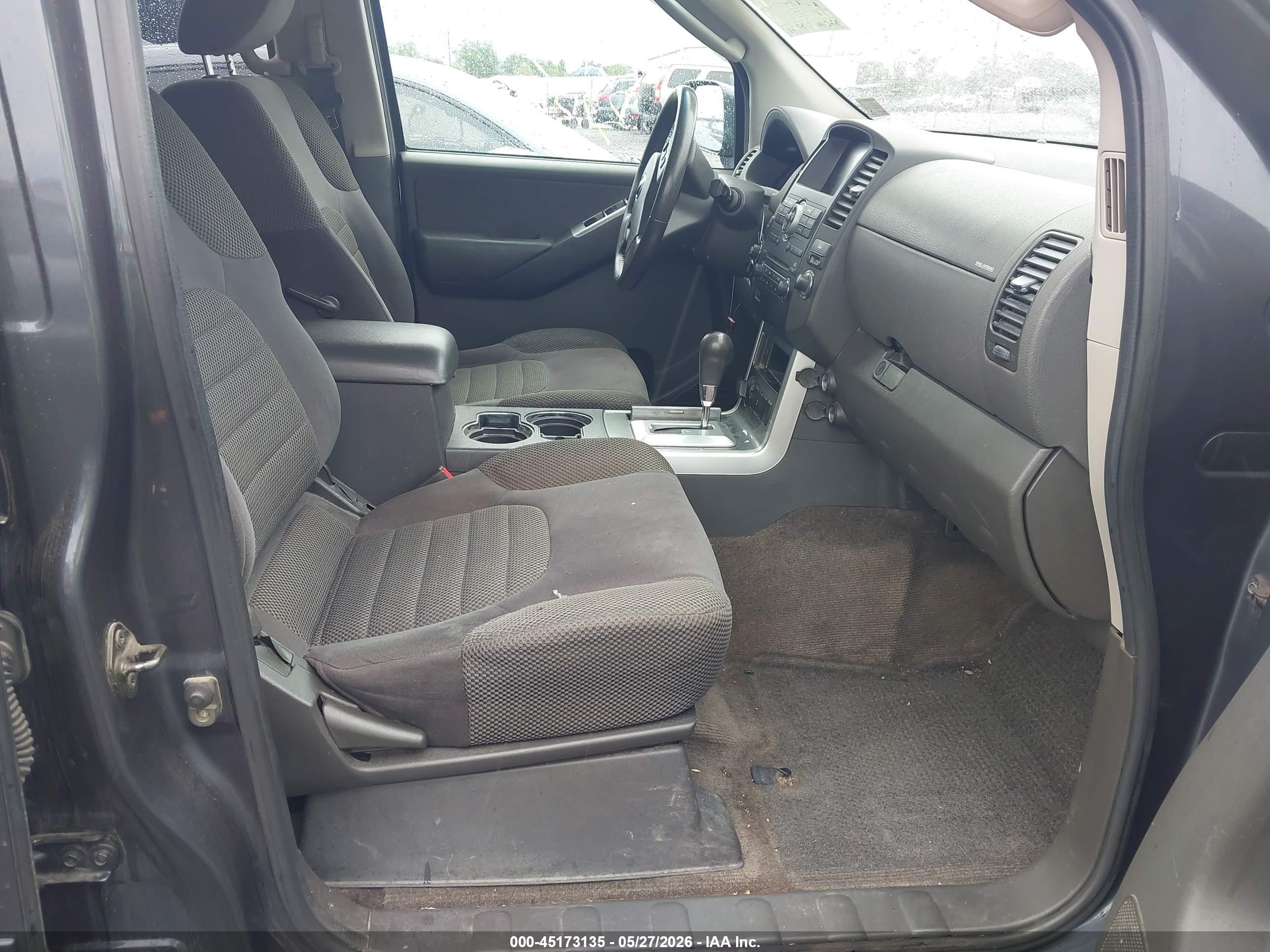 2011 Nissan Pathfinder Sv Gray vin: 5N1AR1NB2BC608061