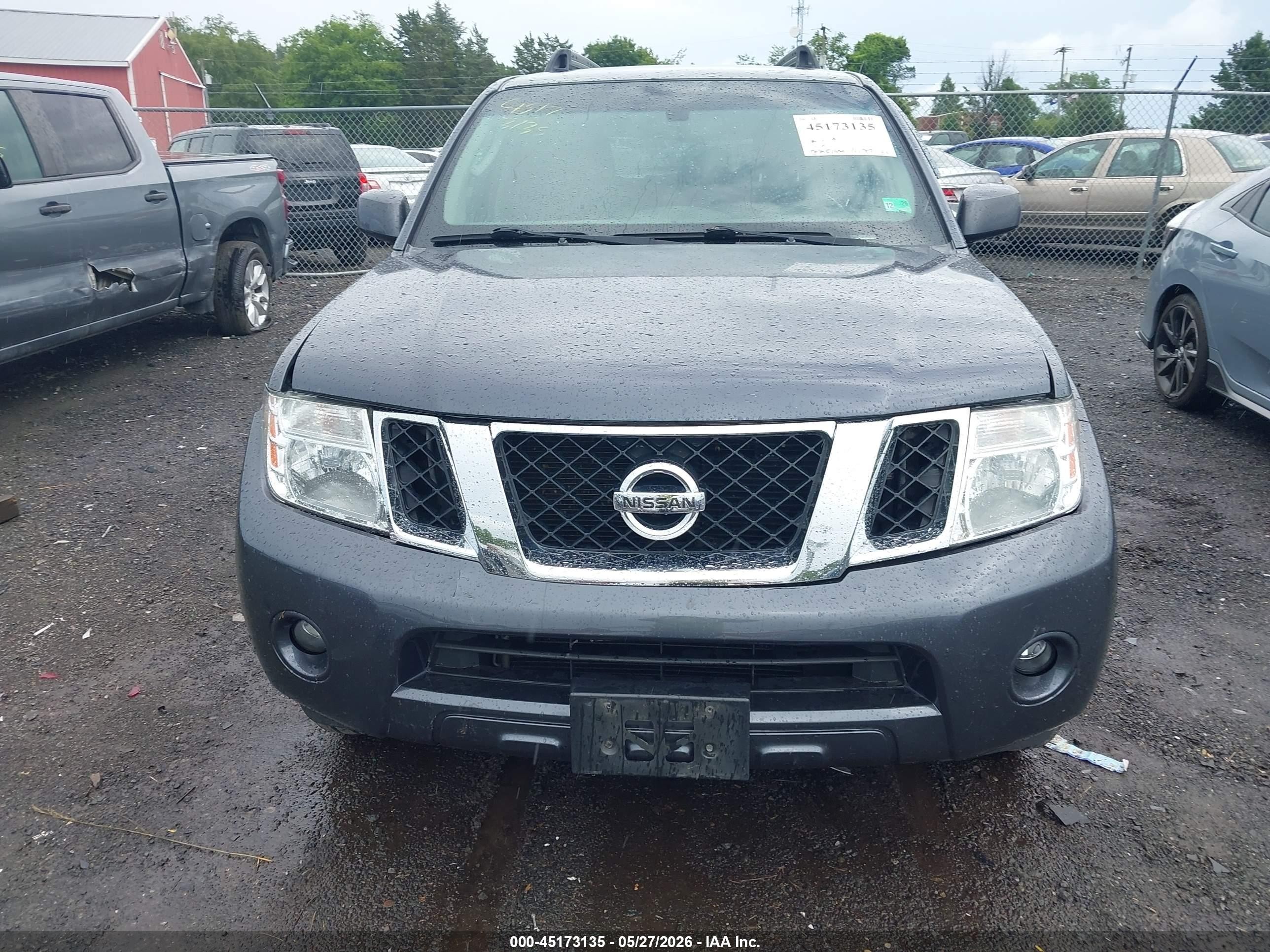2011 Nissan Pathfinder Sv Gray vin: 5N1AR1NB2BC608061
