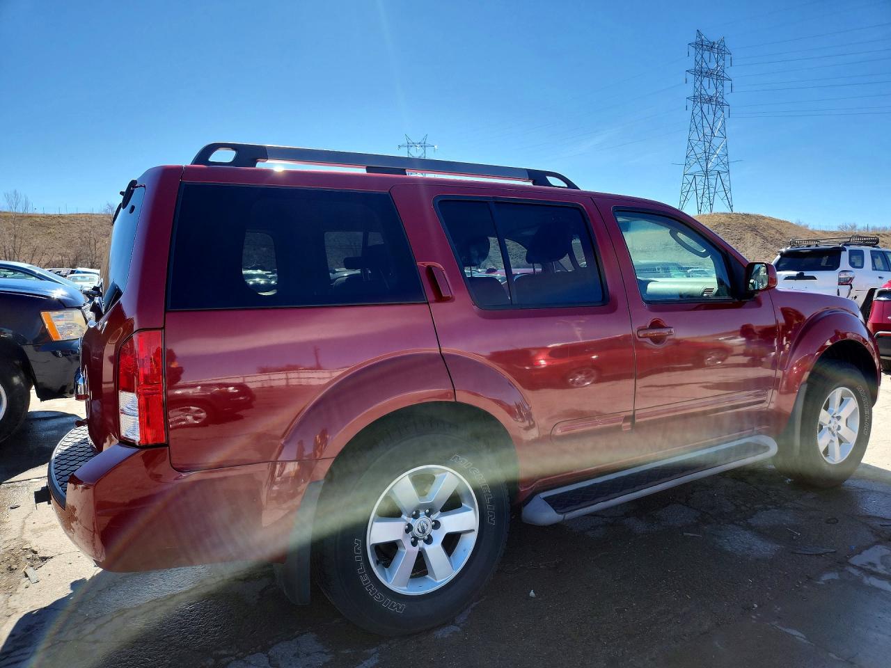 2011 Nissan Pathfinder S Red vin: 5N1AR1NB2BC618556