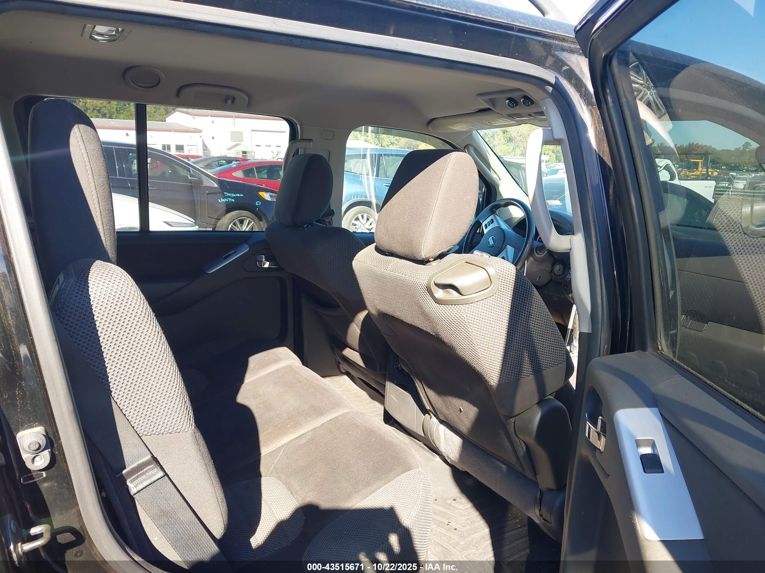 2012 Nissan Pathfinder Sv Черный vin: 5N1AR1NB2CC617036