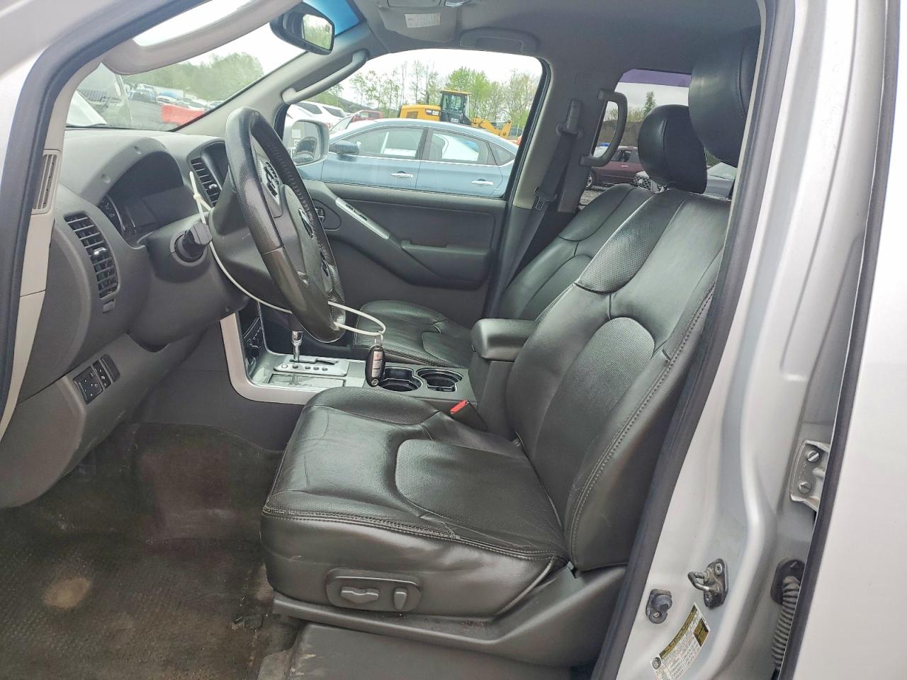 2012 Nissan Pathfinder S Silver vin: 5N1AR1NB2CC618509