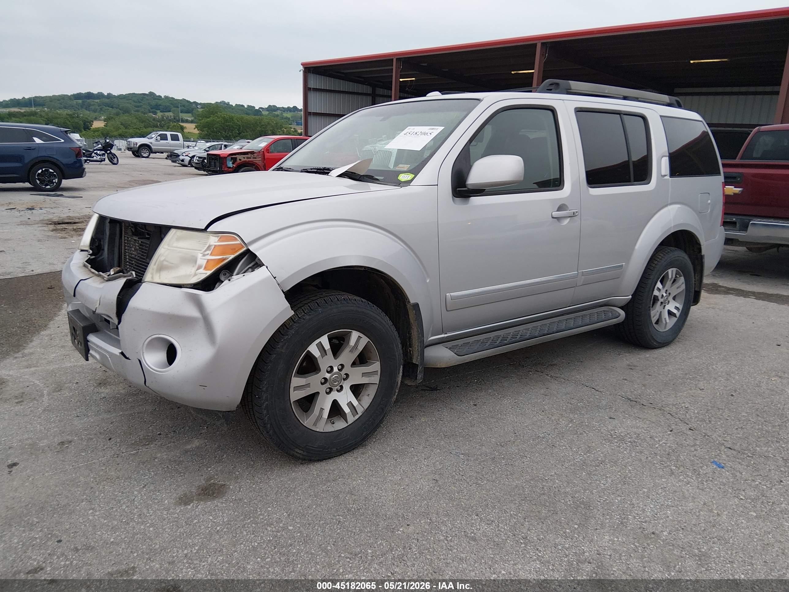 2012 Nissan Pathfinder Silver Silver vin: 5N1AR1NB2CC628893