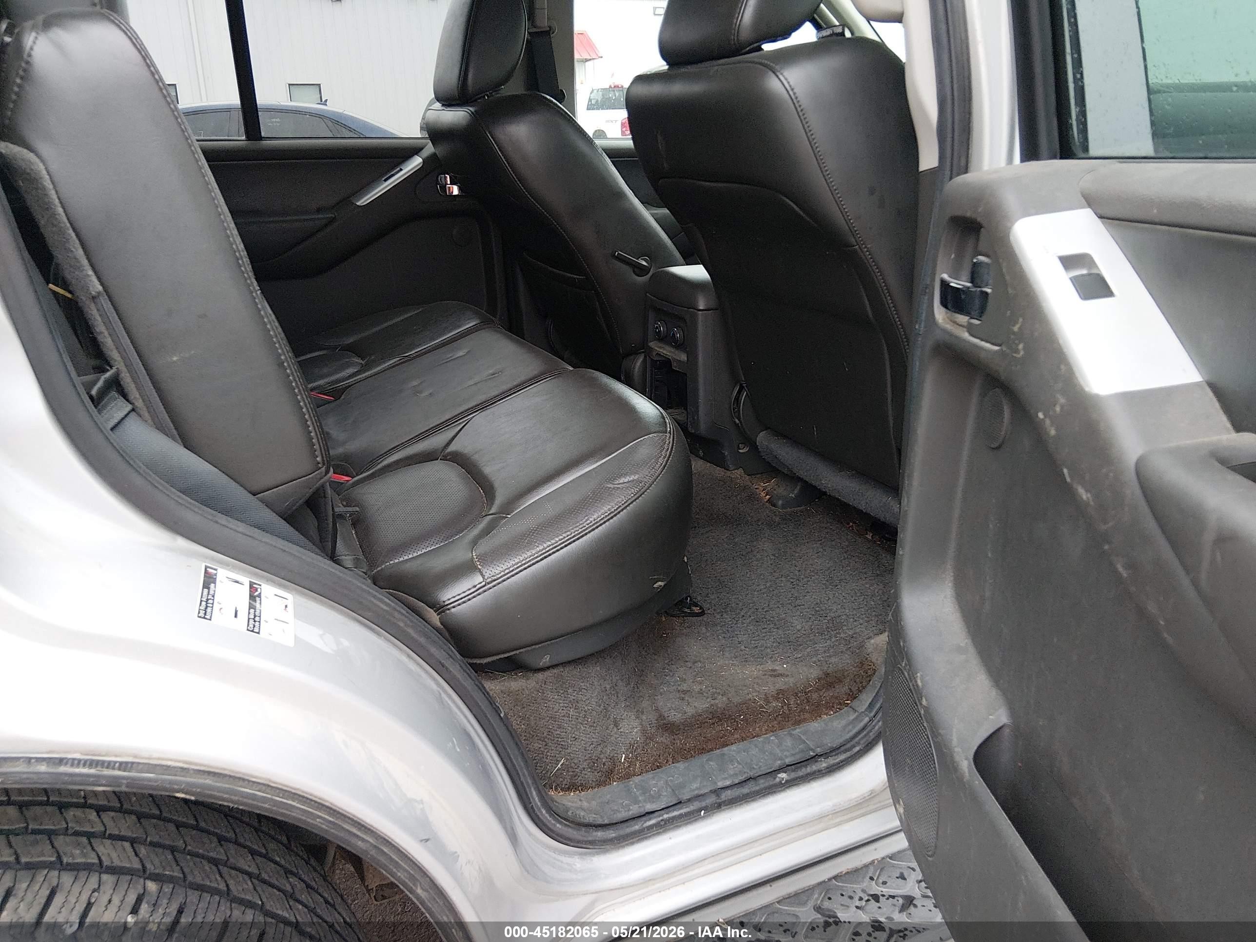 2012 Nissan Pathfinder Silver Silver vin: 5N1AR1NB2CC628893