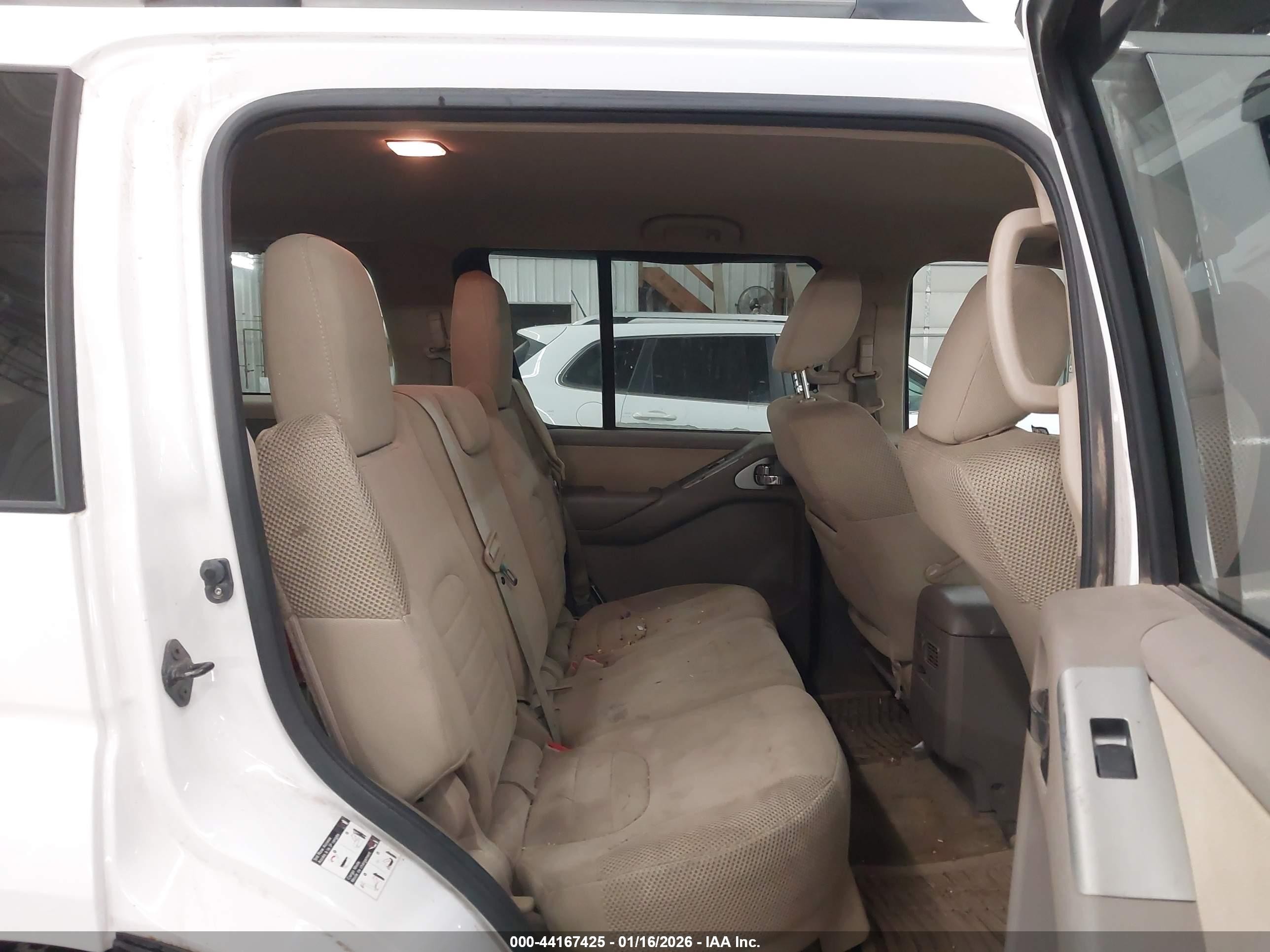 2012 Nissan Pathfinder S White vin: 5N1AR1NB2CC637853