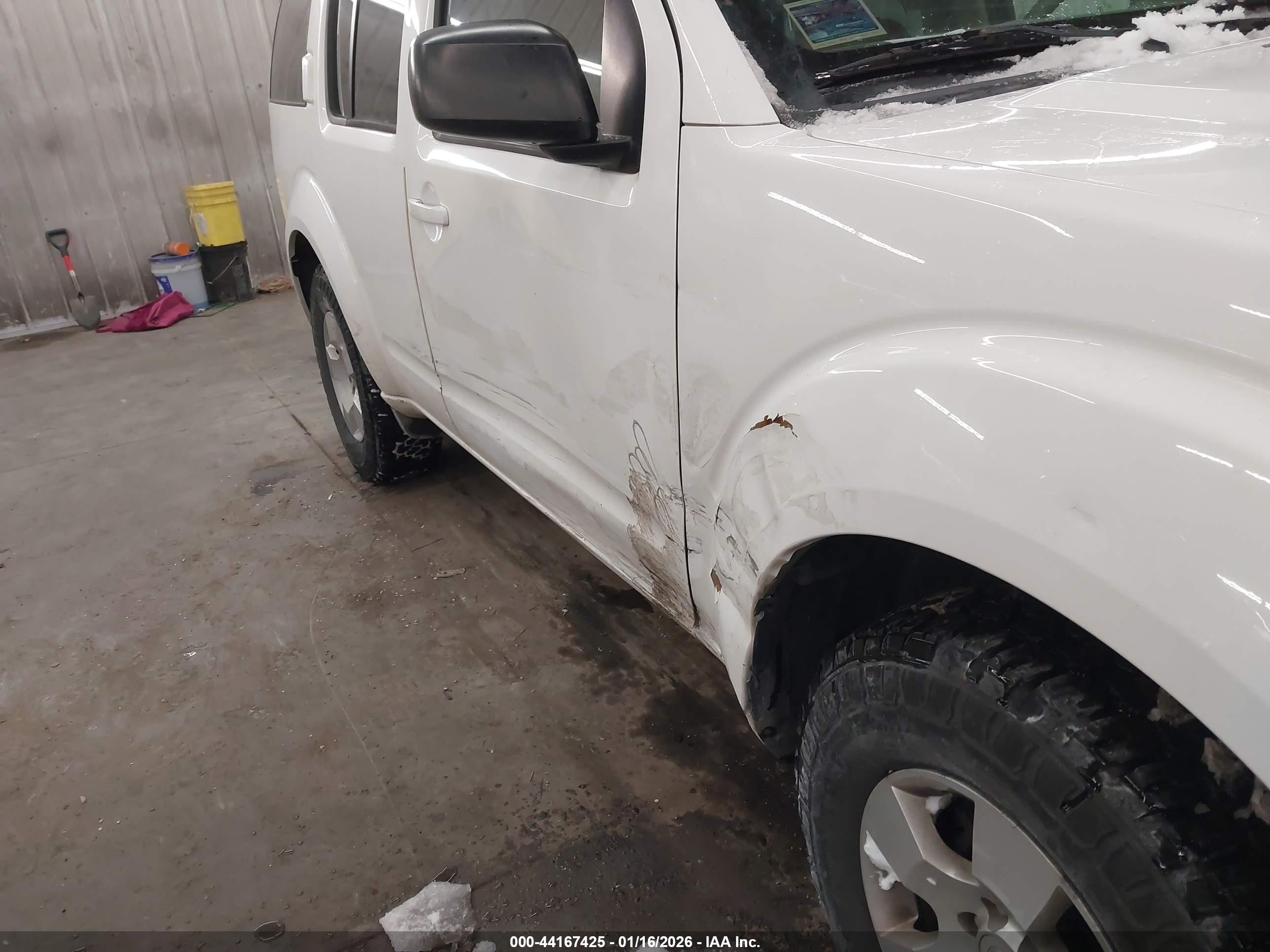 2012 Nissan Pathfinder S White vin: 5N1AR1NB2CC637853