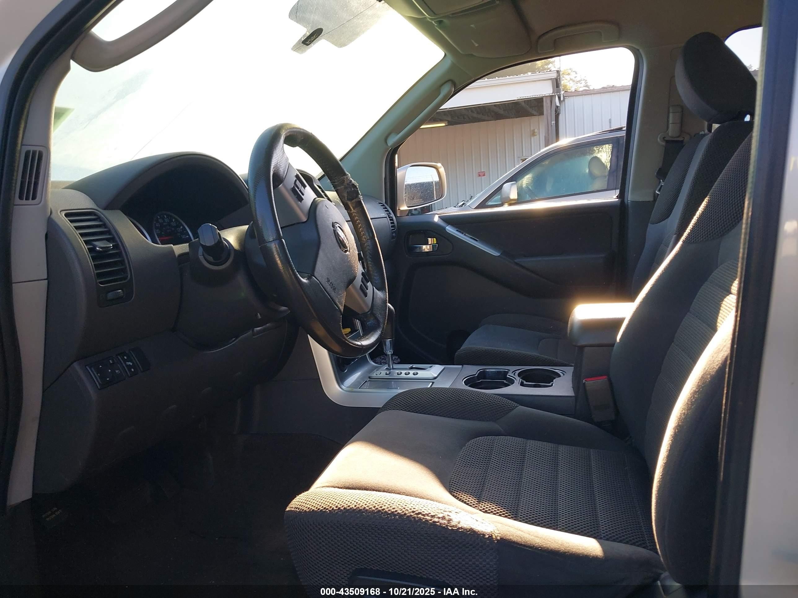 2011 Nissan Pathfinder Sv Серый vin: 5N1AR1NB3BC607212