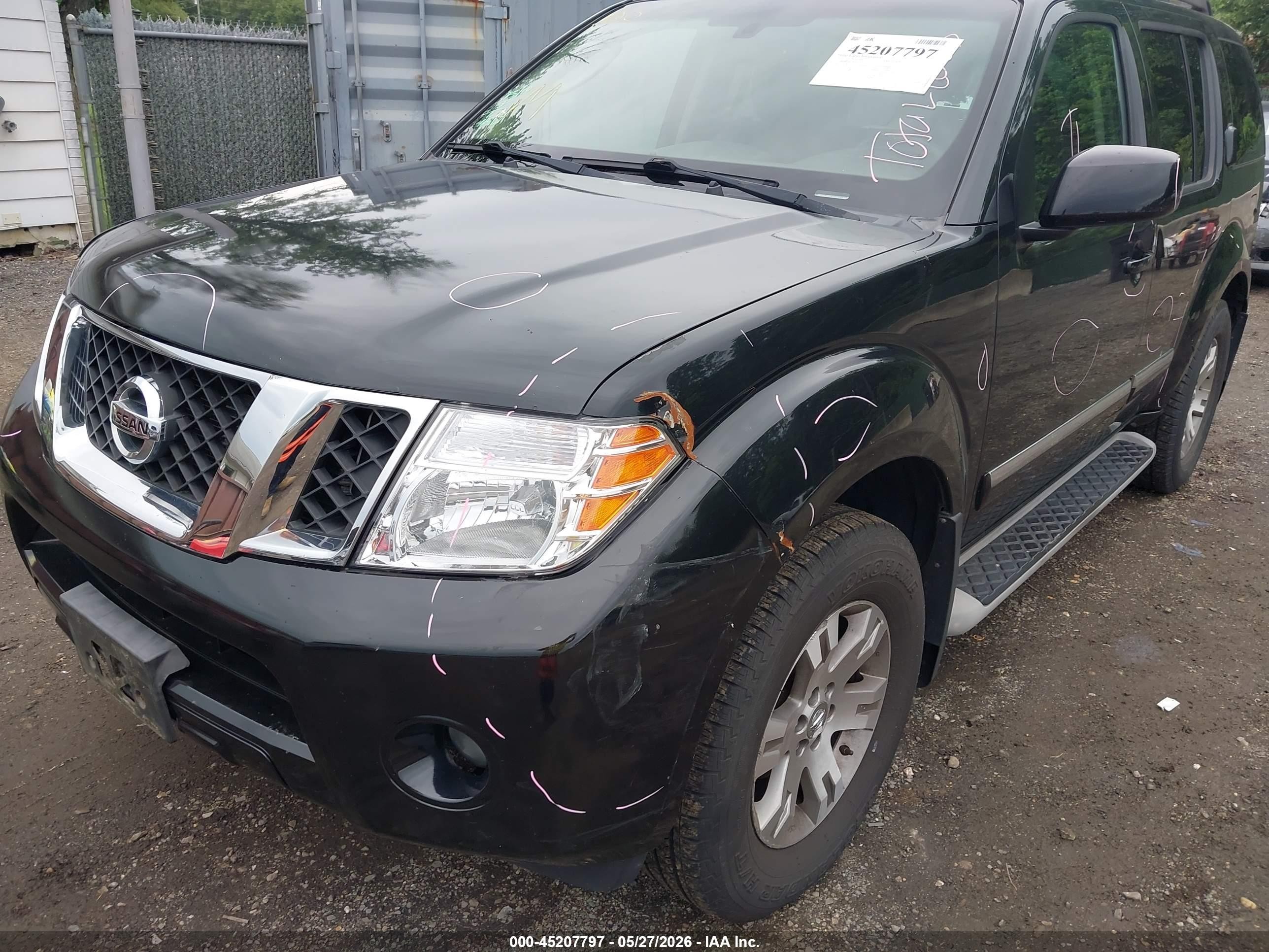 2011 Nissan Pathfinder Silver Black vin: 5N1AR1NB3BC607632