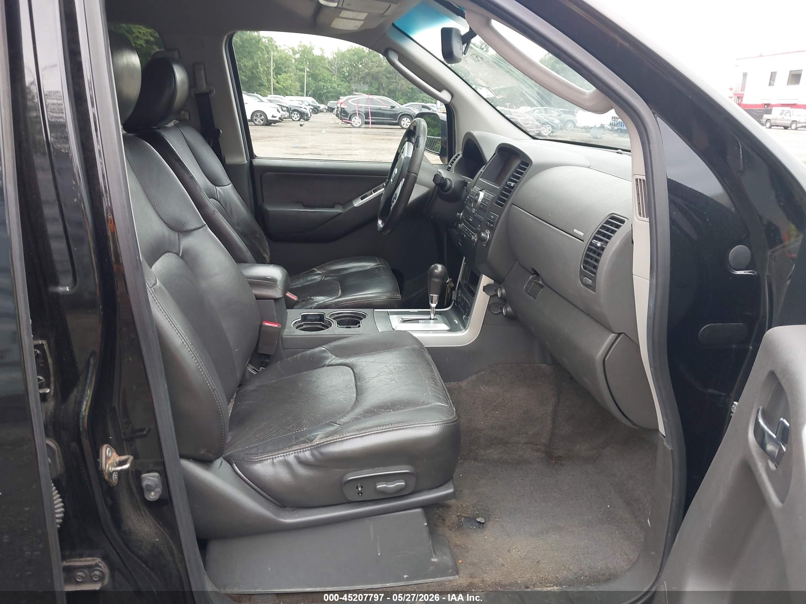 2011 Nissan Pathfinder Silver Black vin: 5N1AR1NB3BC607632