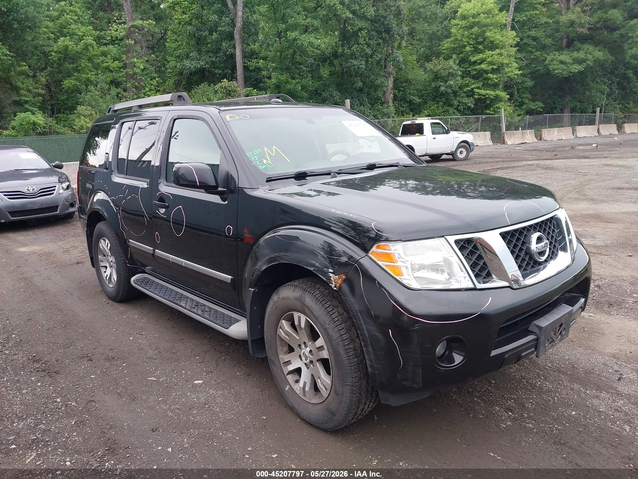 2011 Nissan Pathfinder Silver Black vin: 5N1AR1NB3BC607632