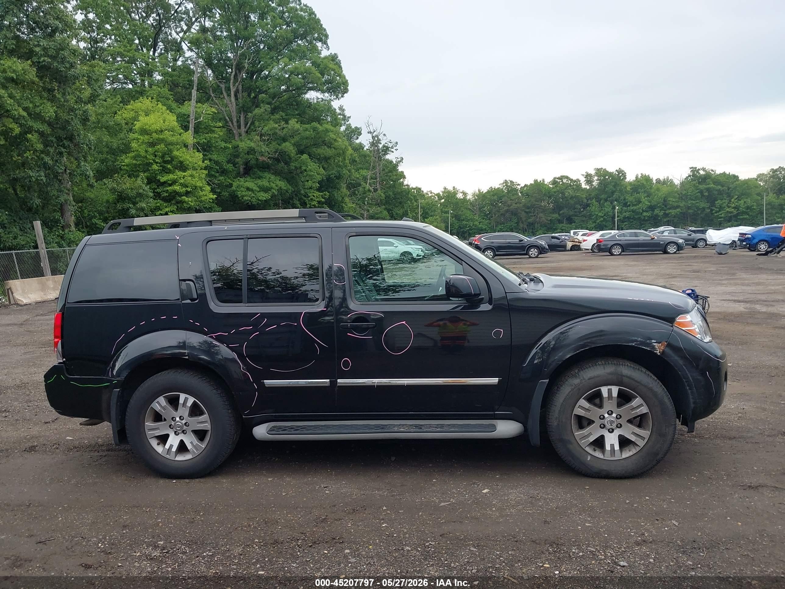 2011 Nissan Pathfinder Silver Black vin: 5N1AR1NB3BC607632