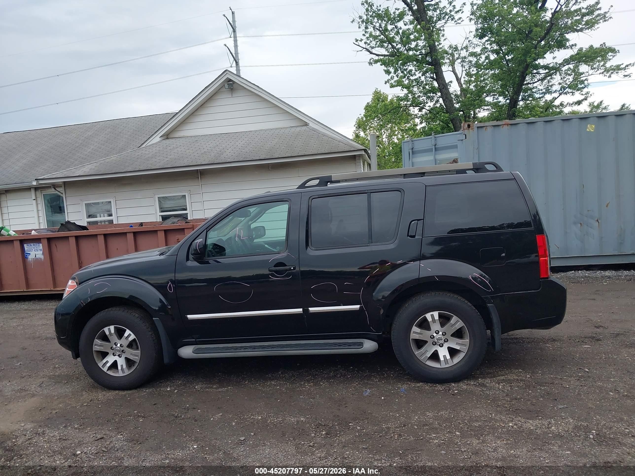 2011 Nissan Pathfinder Silver Black vin: 5N1AR1NB3BC607632
