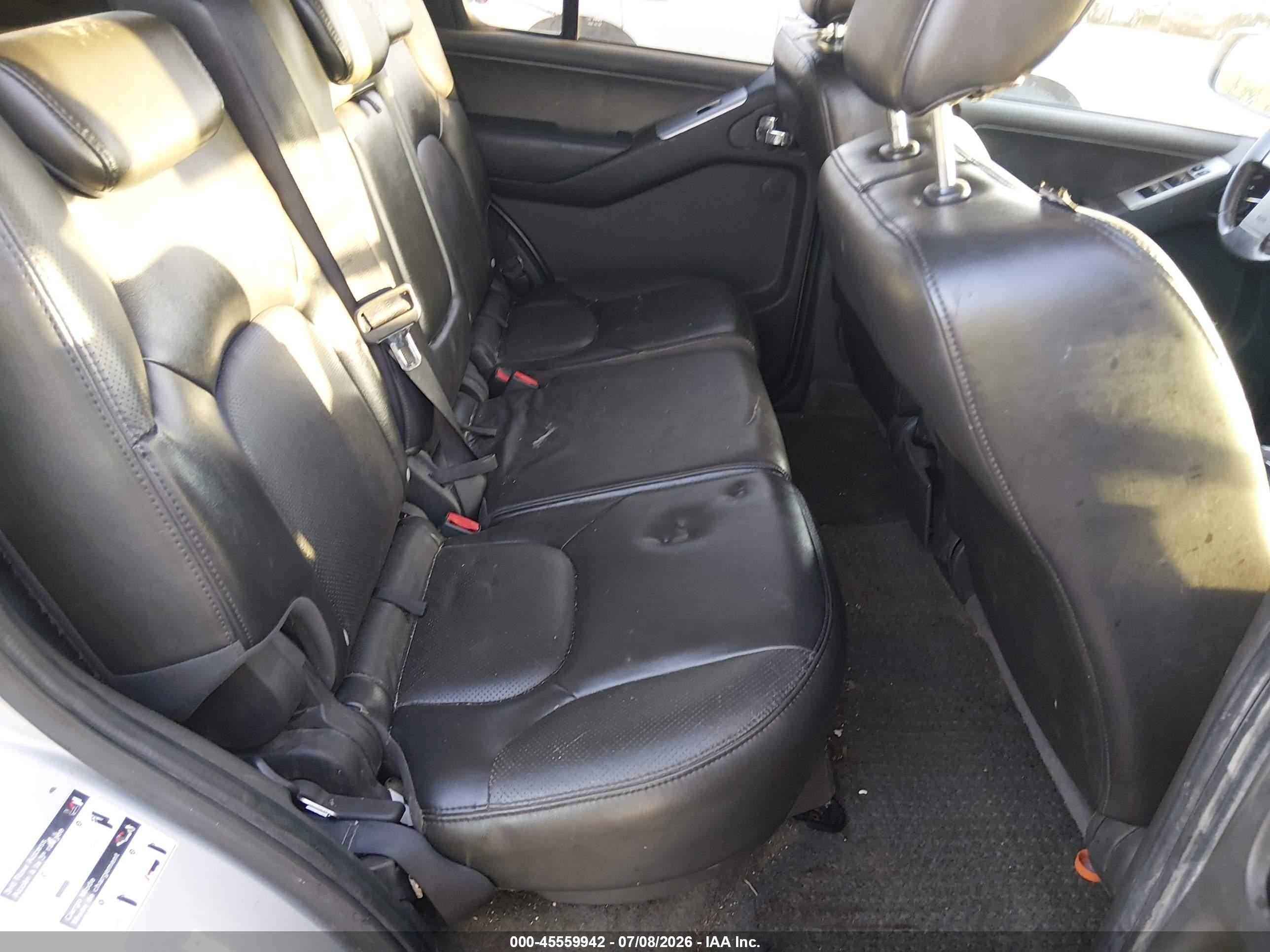 2011 Nissan Pathfinder Silver Silver vin: 5N1AR1NB3BC617190
