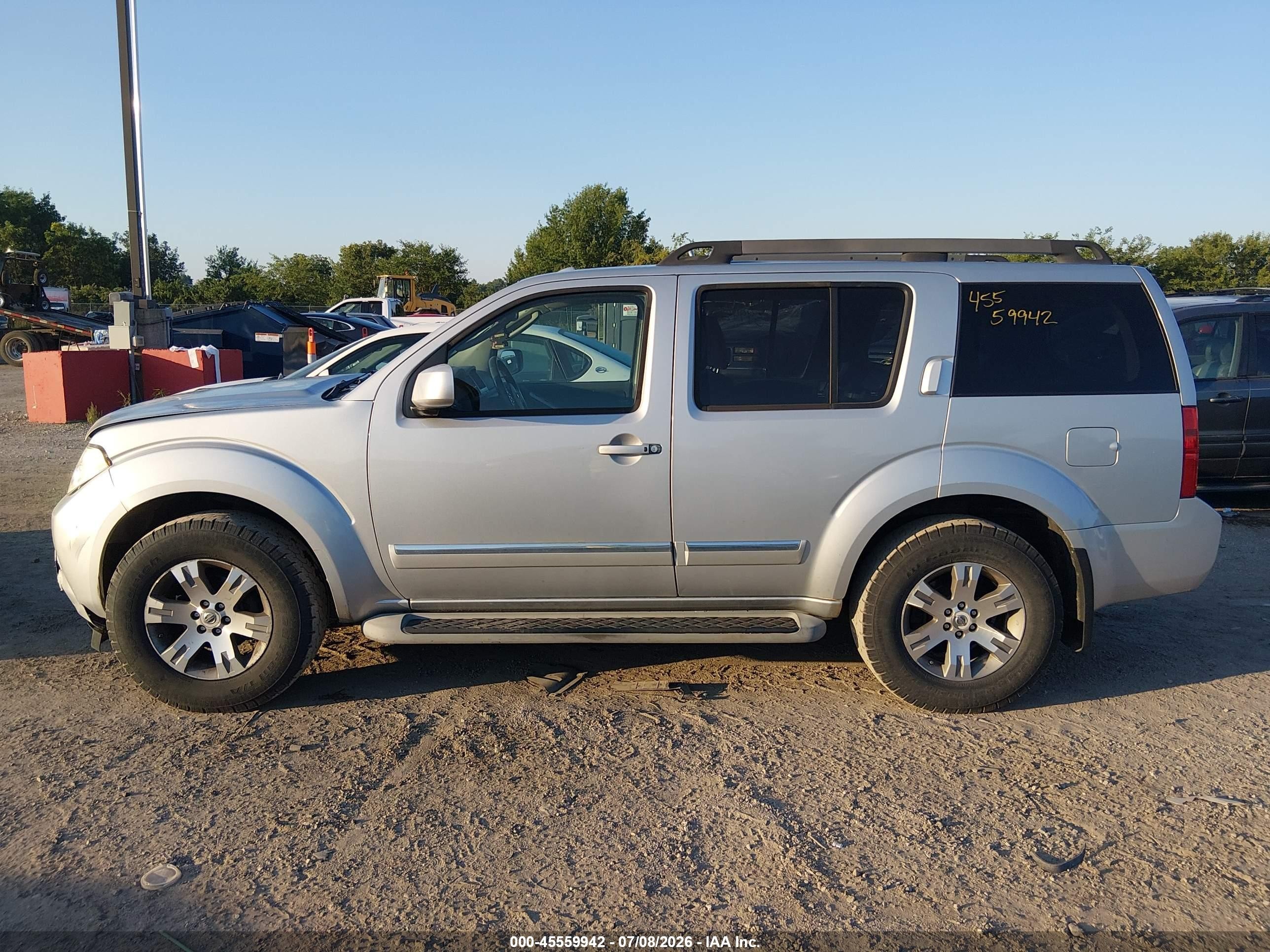 2011 Nissan Pathfinder Silver Silver vin: 5N1AR1NB3BC617190