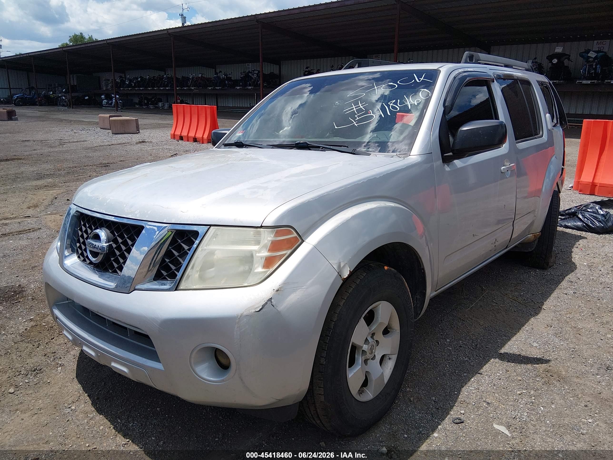 2010 Nissan Pathfinder S Silver vin: 5N1AR1NB4AC625376