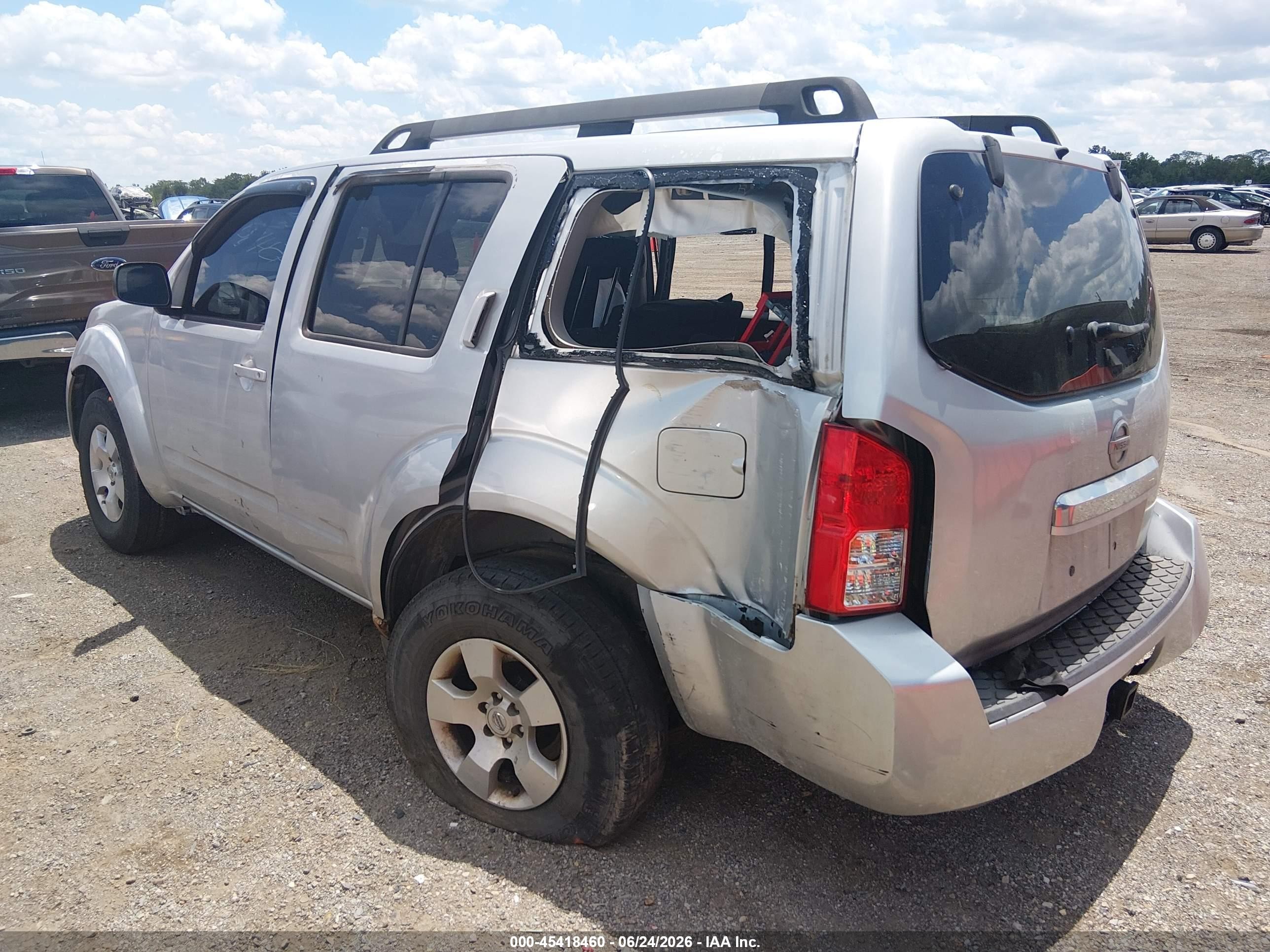 2010 Nissan Pathfinder S Silver vin: 5N1AR1NB4AC625376