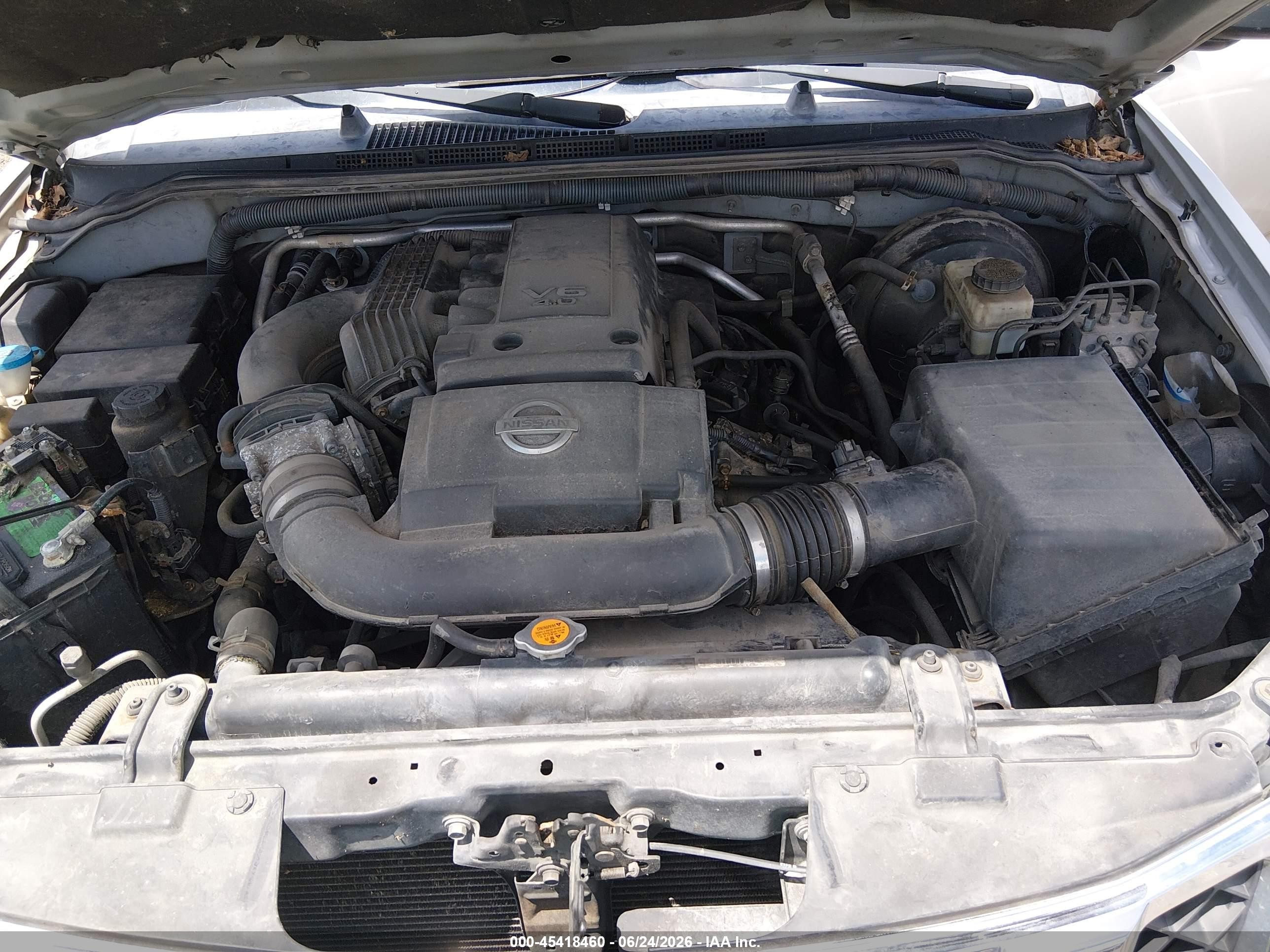 2010 Nissan Pathfinder S Silver vin: 5N1AR1NB4AC625376