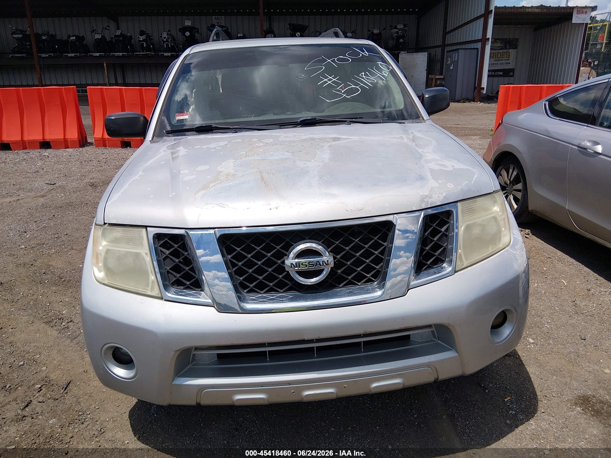 2010 Nissan Pathfinder S Silver vin: 5N1AR1NB4AC625376